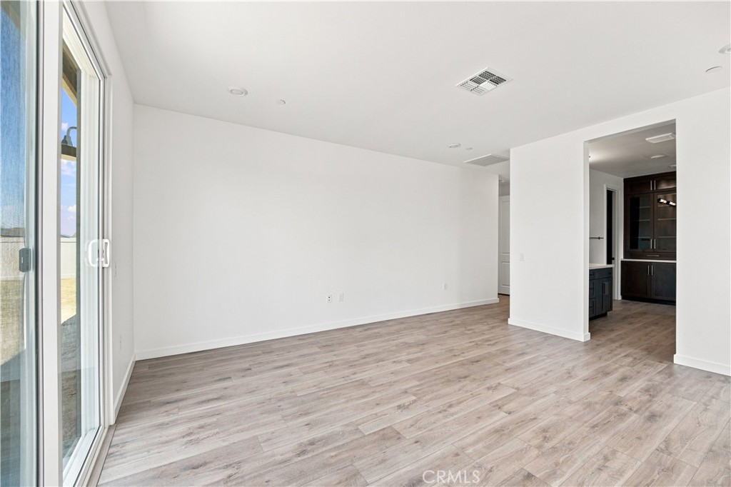 3253 E Avenue J-4