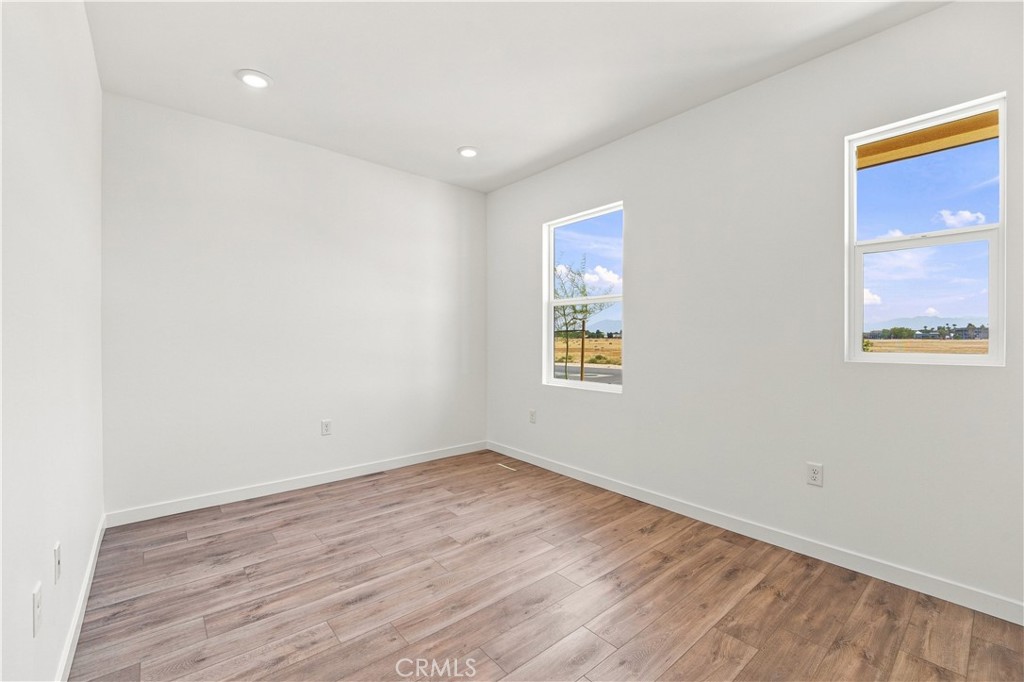 3253 E Avenue J-4
