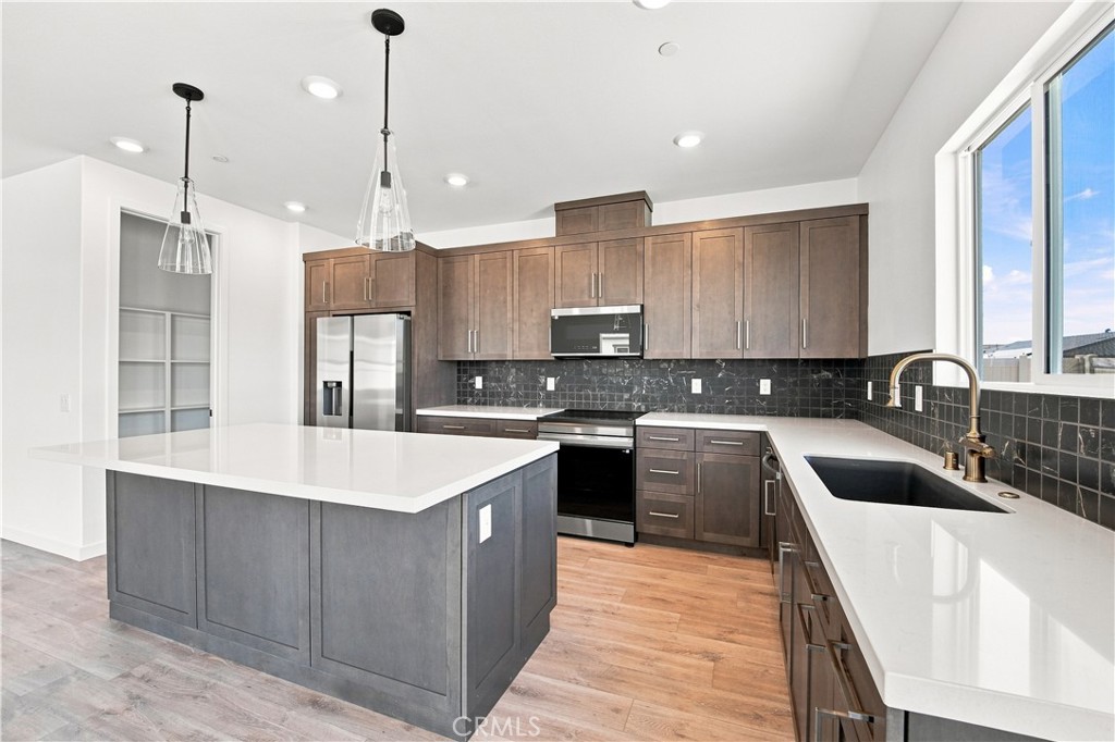 3253 E Avenue J-4