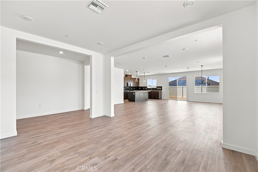 3253 E Avenue J-4