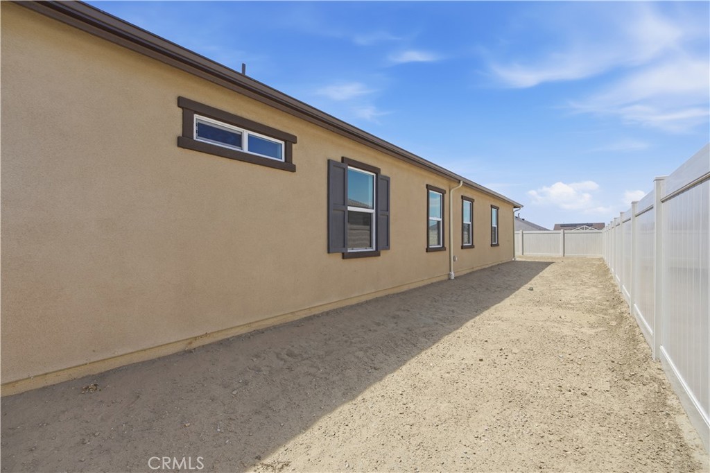 3253 E Avenue J-4