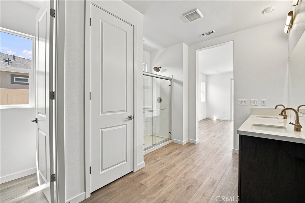 3253 E Avenue J-4