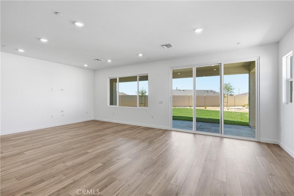 3245 E Avenue J-3