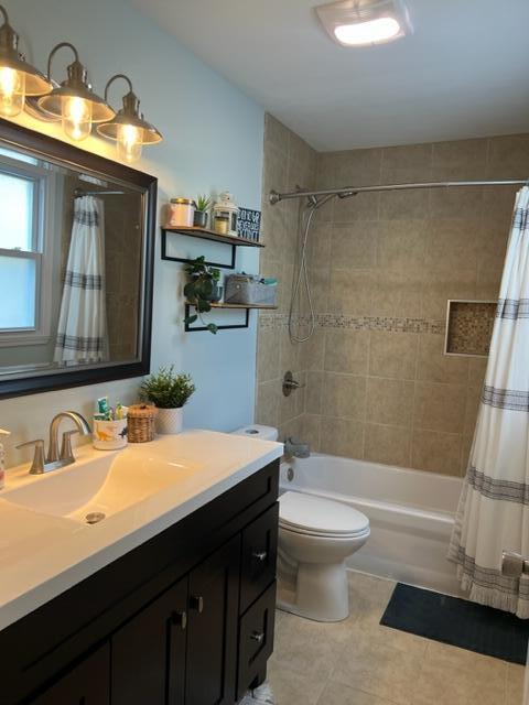 8057 N Cedarburg Rd
