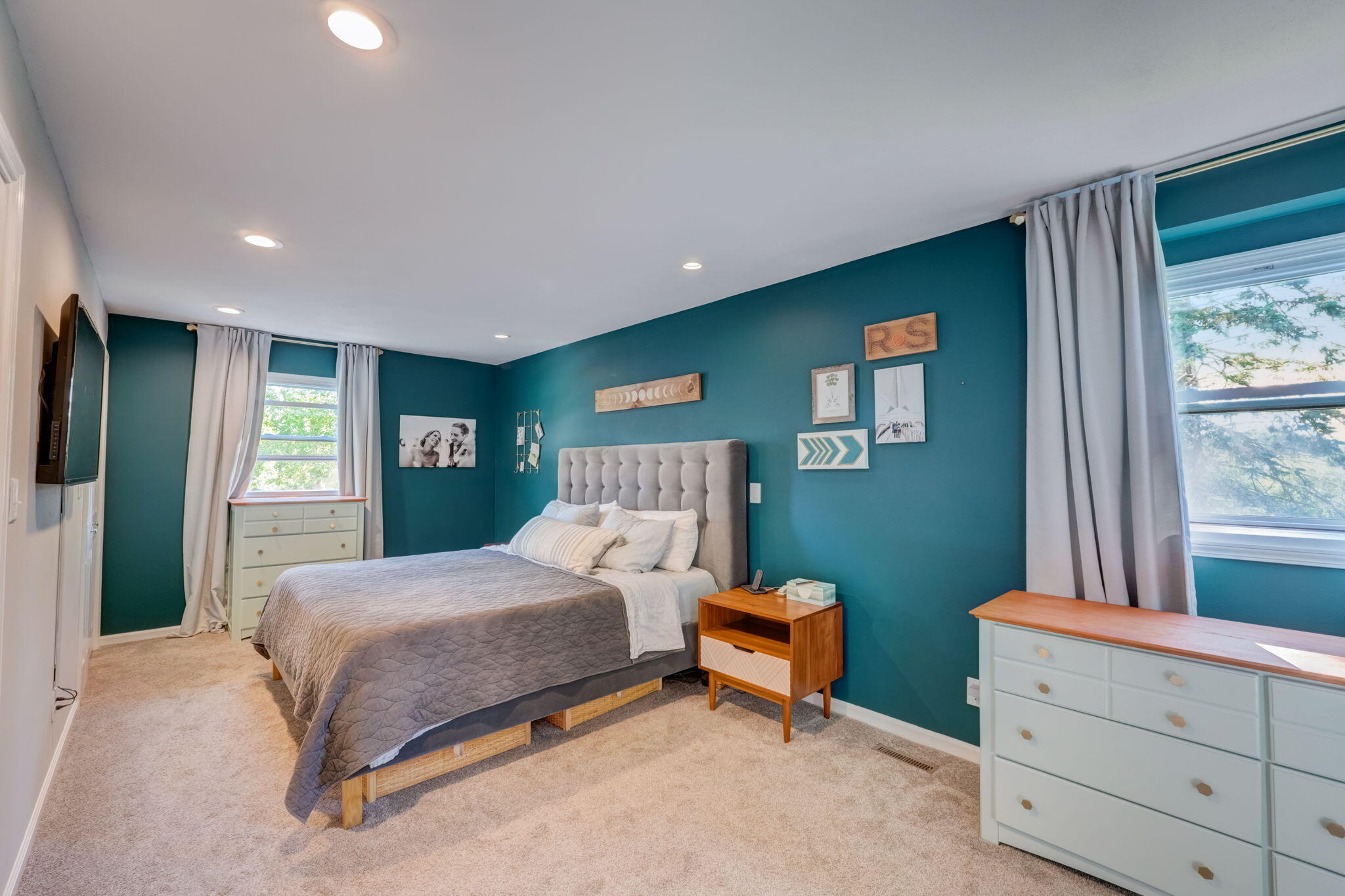 8057 N Cedarburg Rd