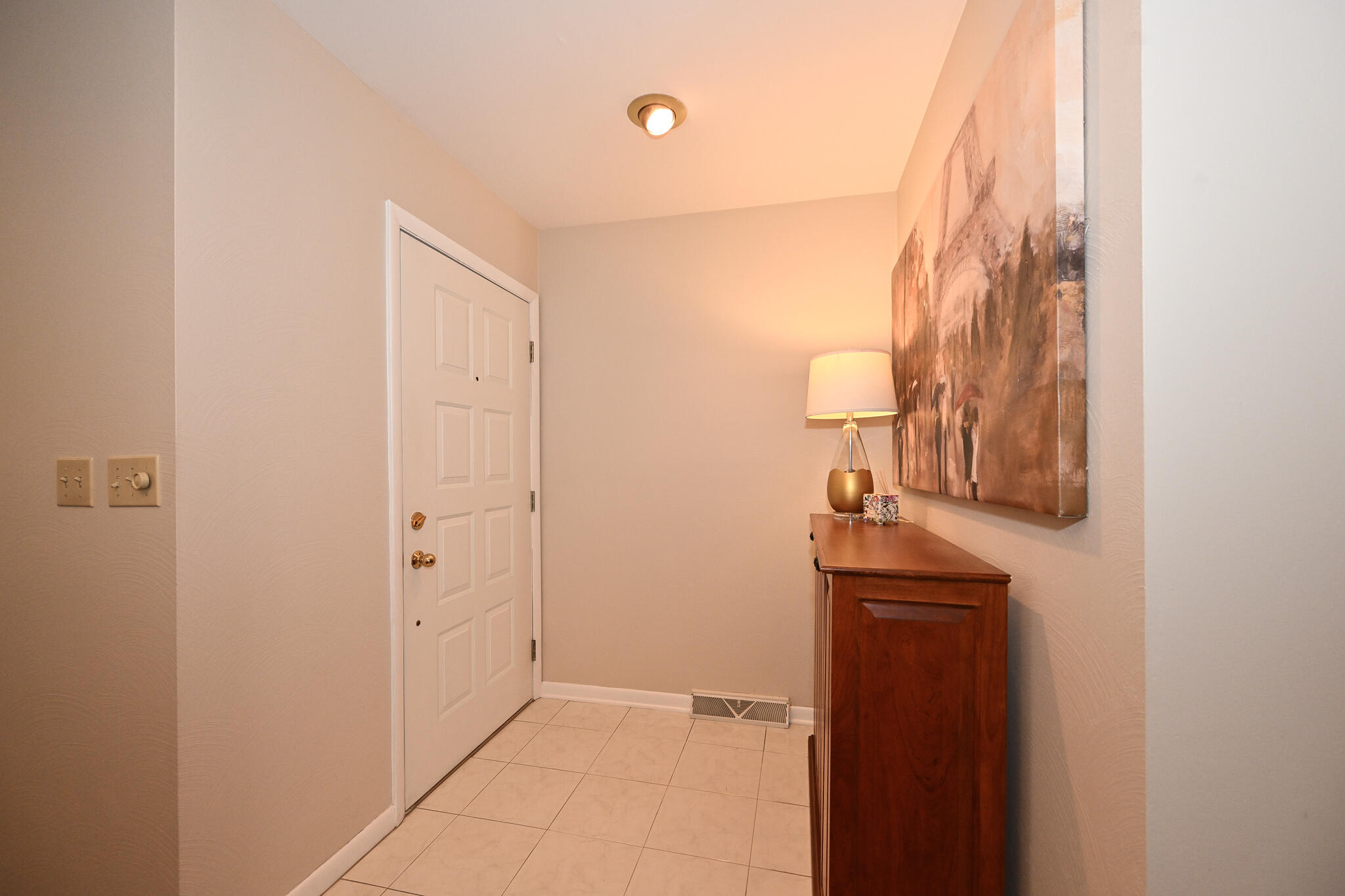 1404 De La Warr Cir