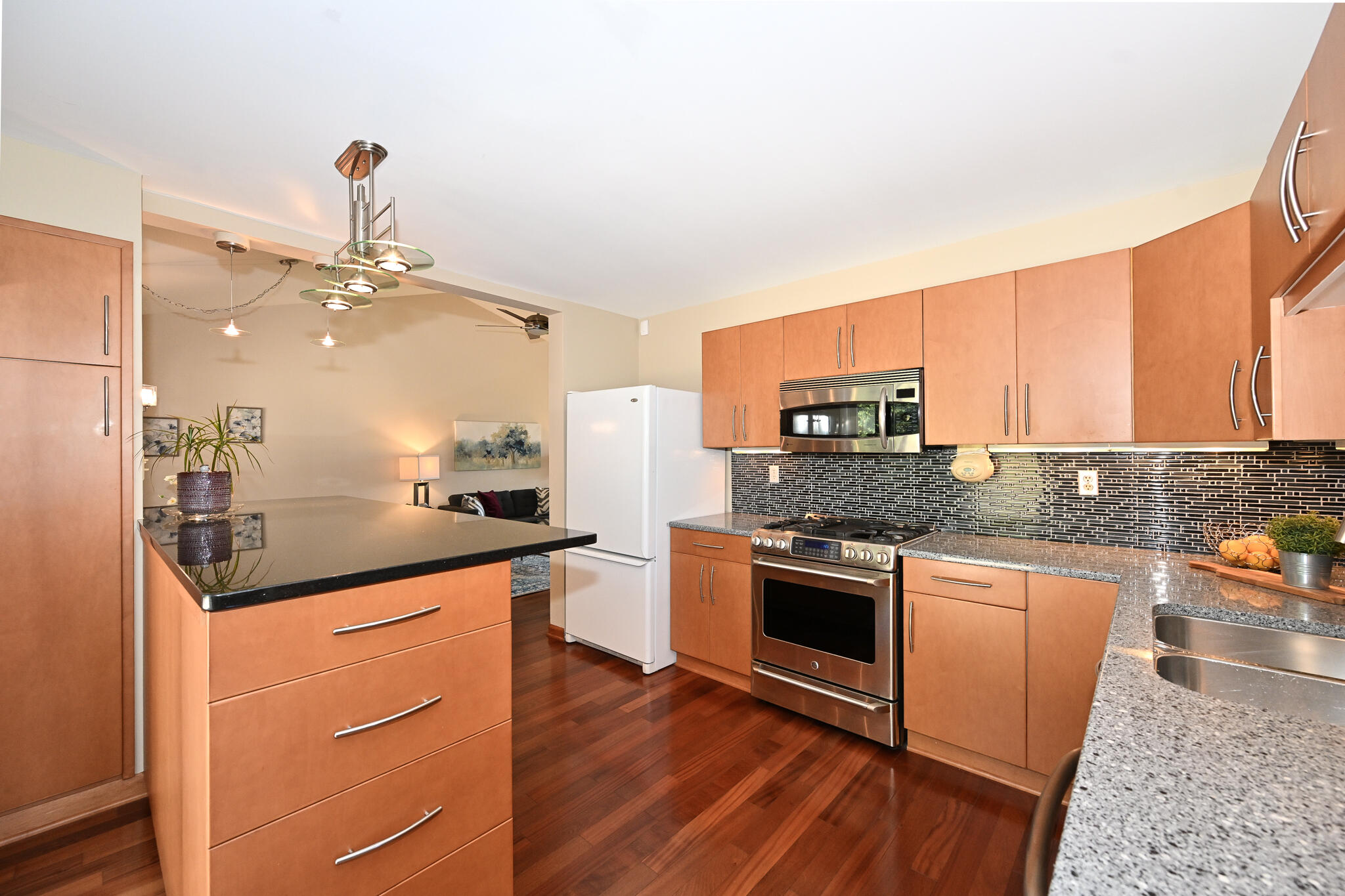 1404 De La Warr Cir