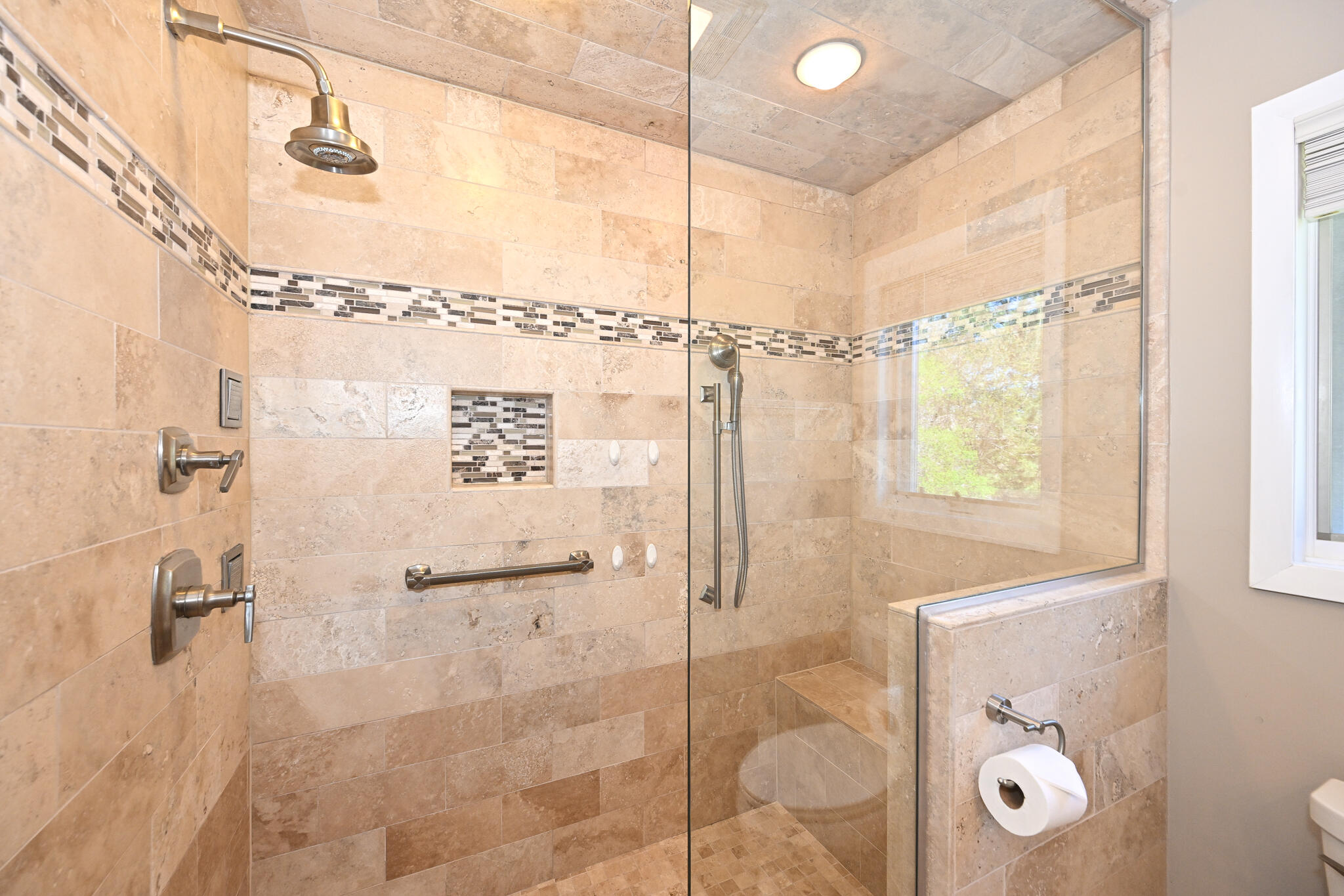 1404 De La Warr Cir