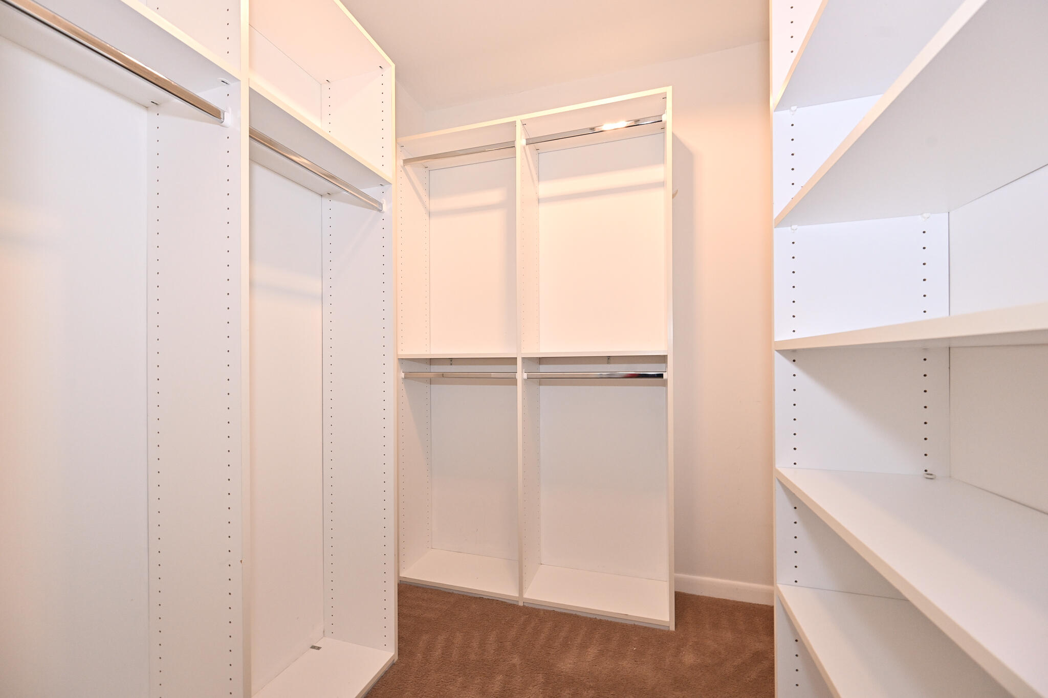 1404 De La Warr Cir