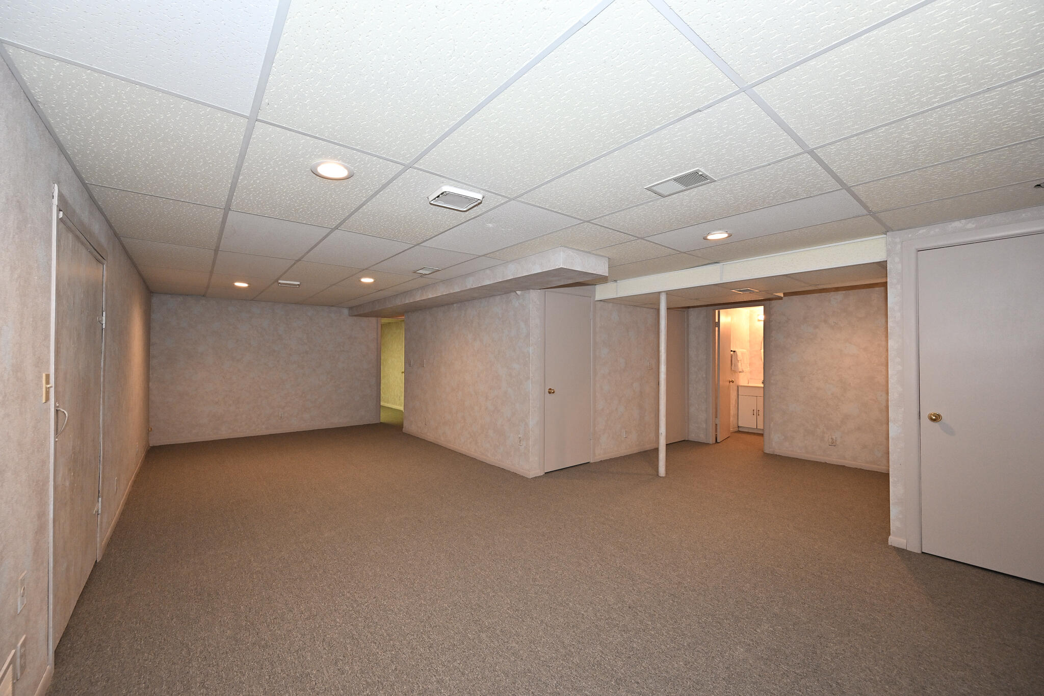 1404 De La Warr Cir