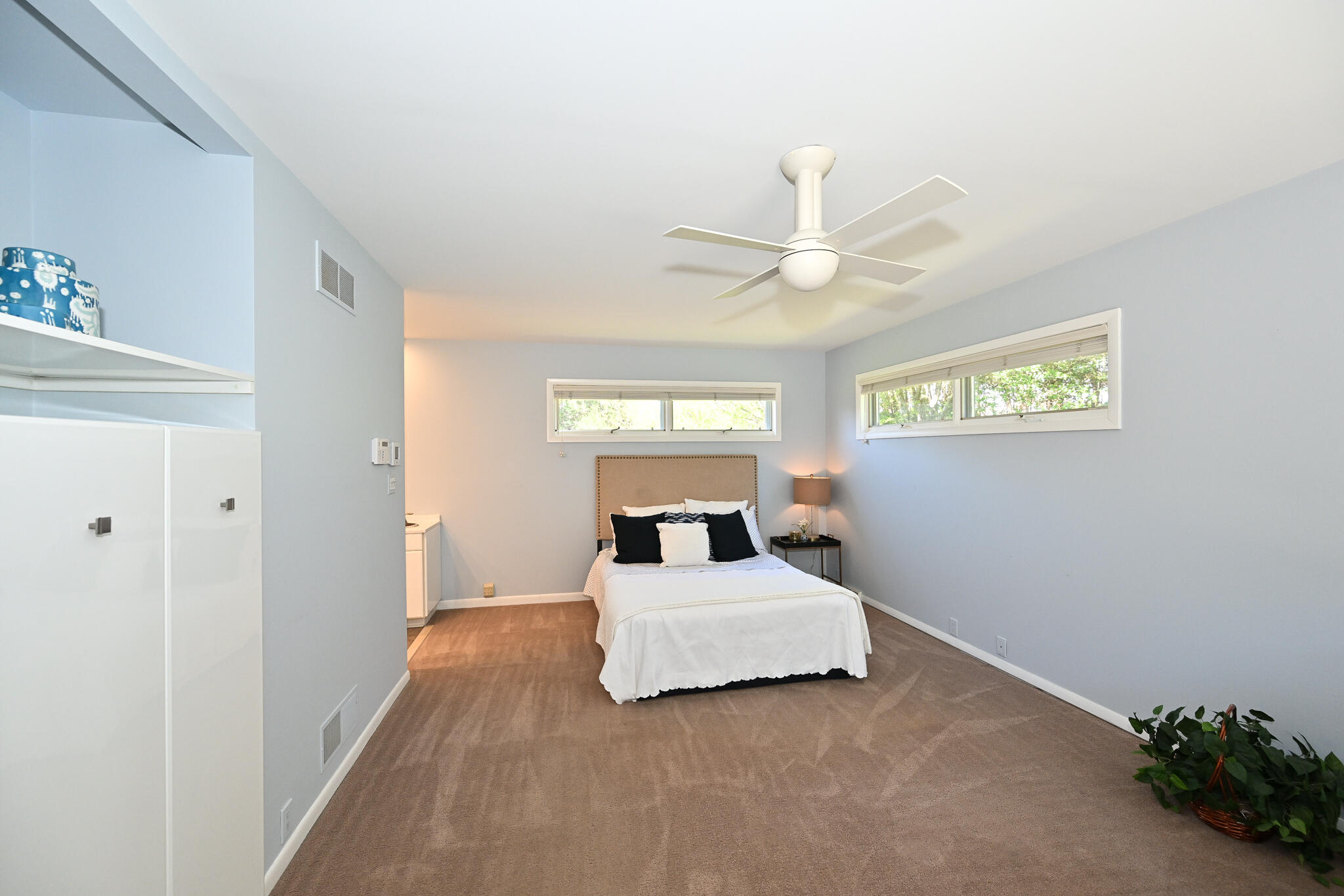 1404 De La Warr Cir