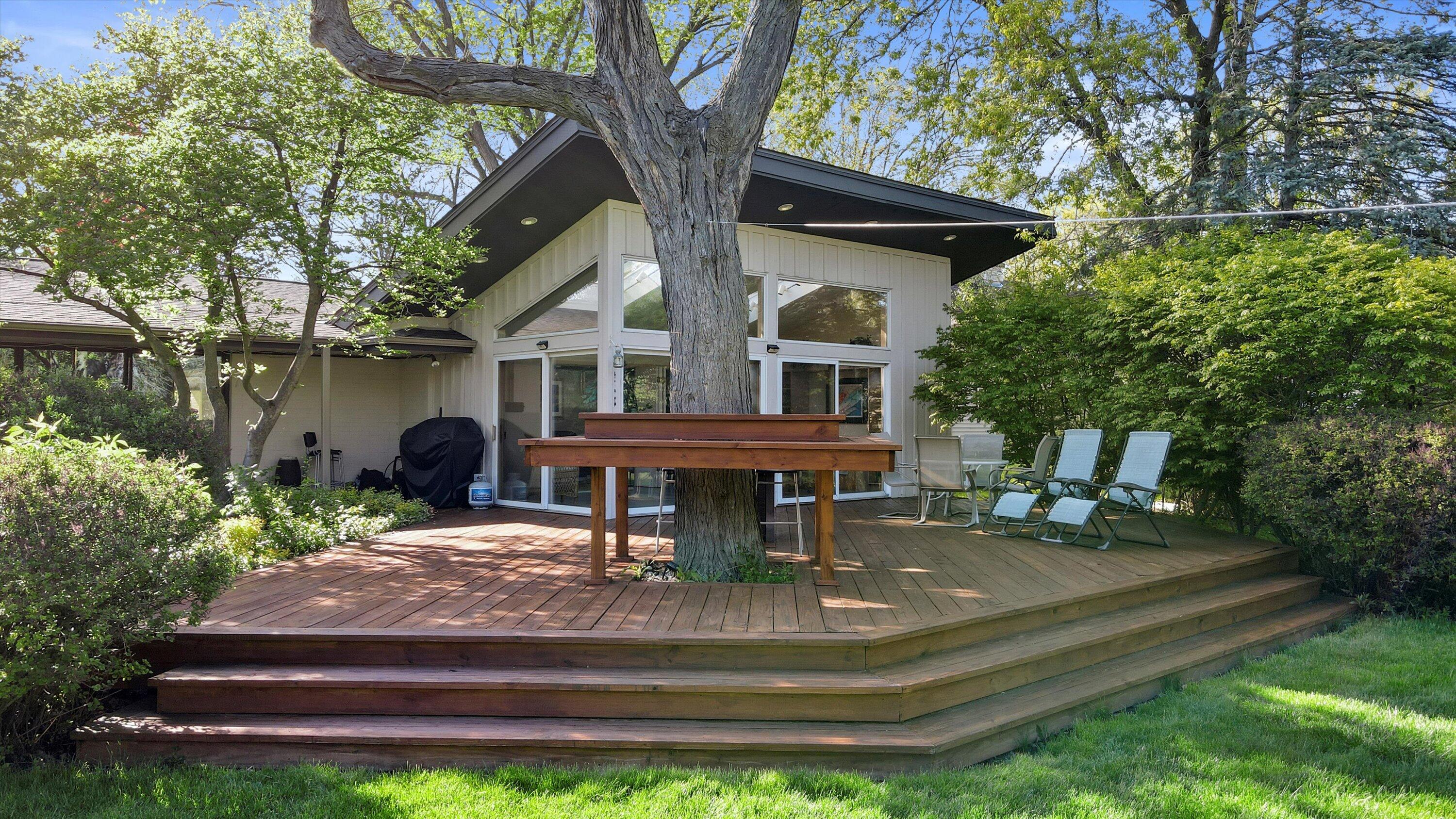 8940 N Pelham Pkwy