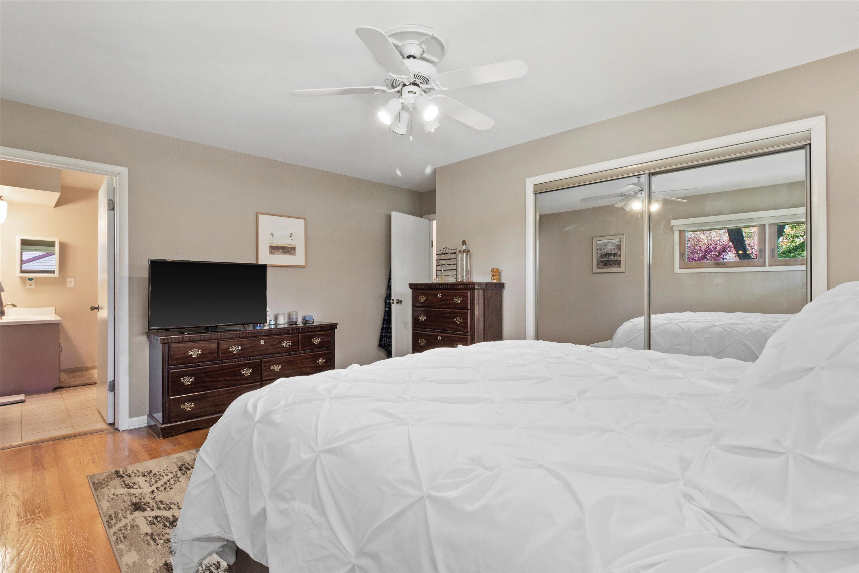 8940 N Pelham Pkwy