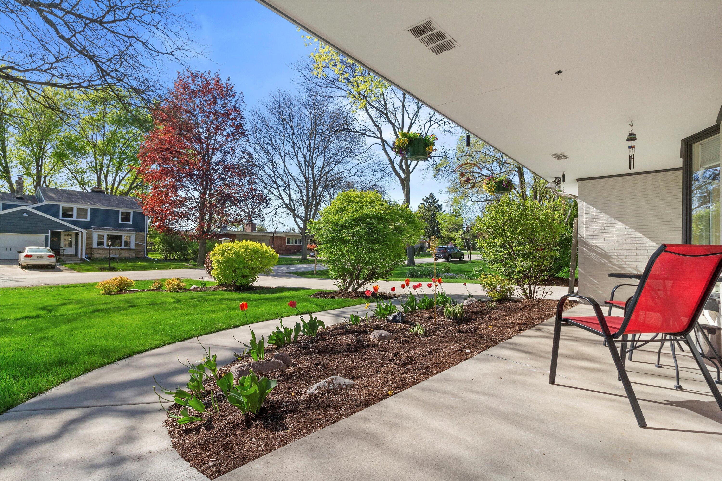 8940 N Pelham Pkwy