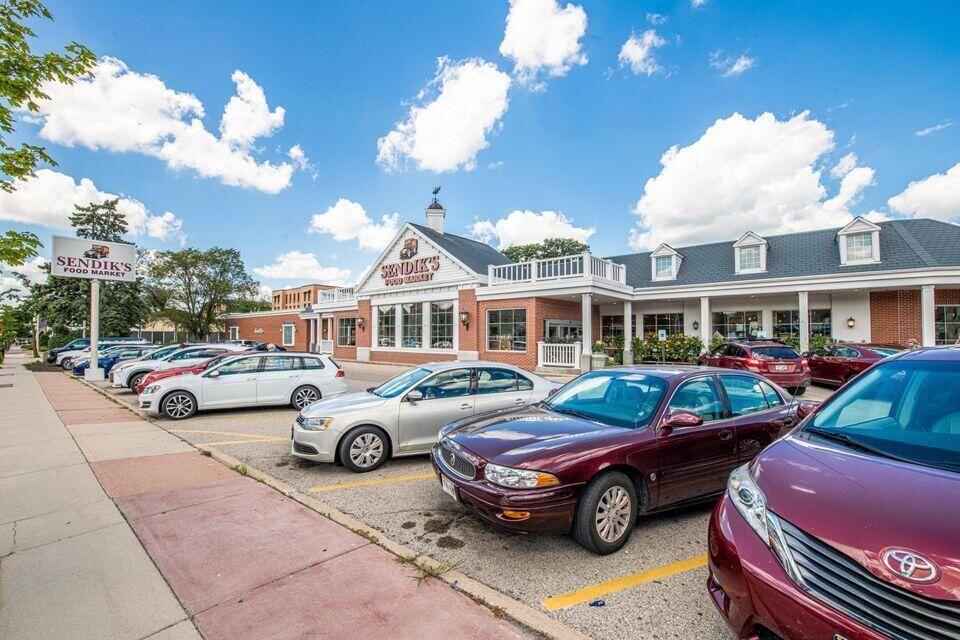 5600 N Lake Dr 204