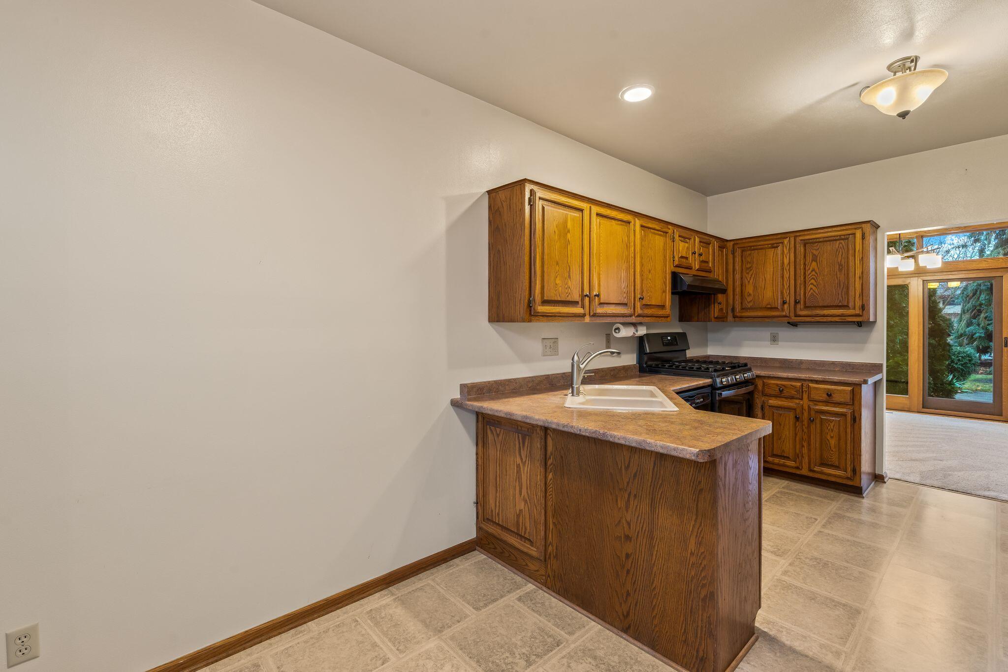 890 Pilgrim Pkwy