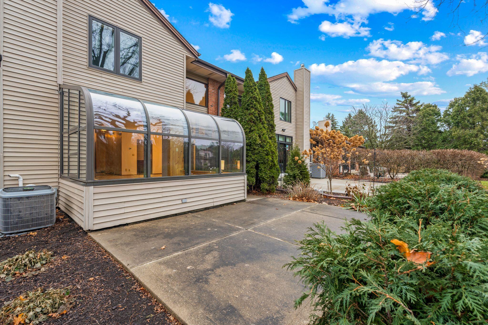 890 Pilgrim Pkwy