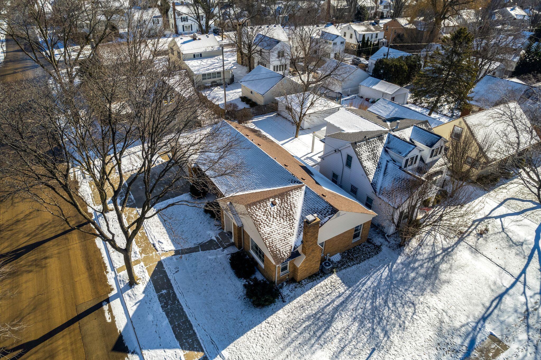 701 E Fairmount Ave