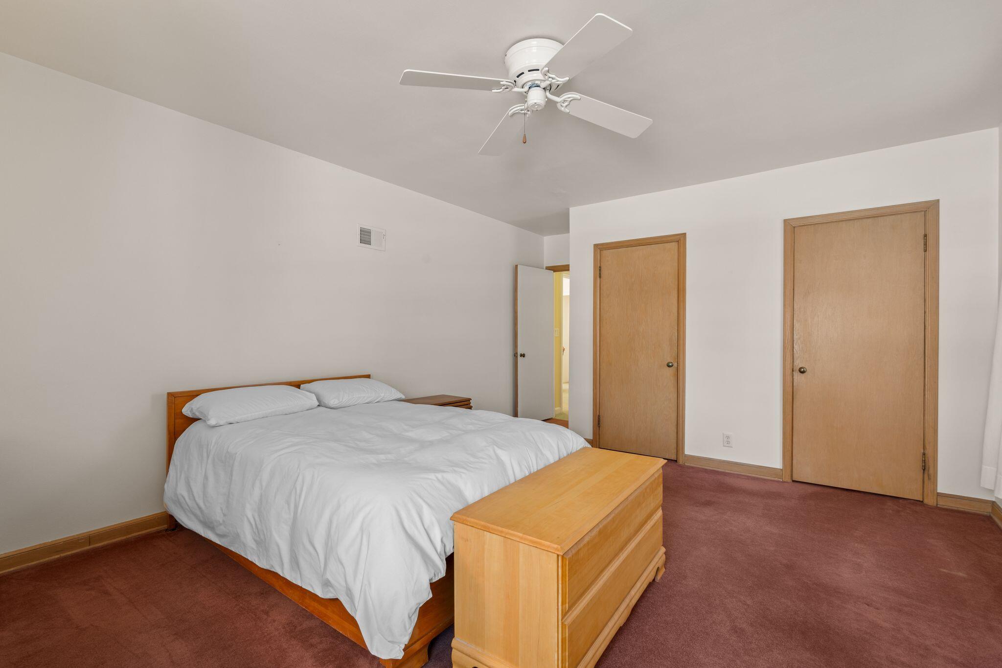 701 E Fairmount Ave