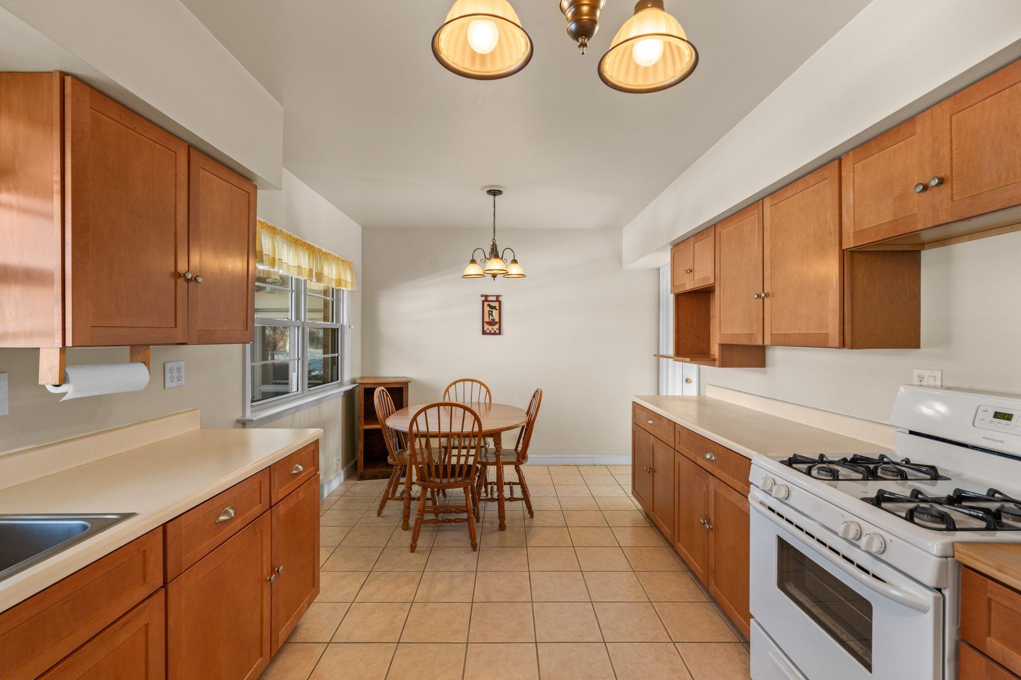701 E Fairmount Ave