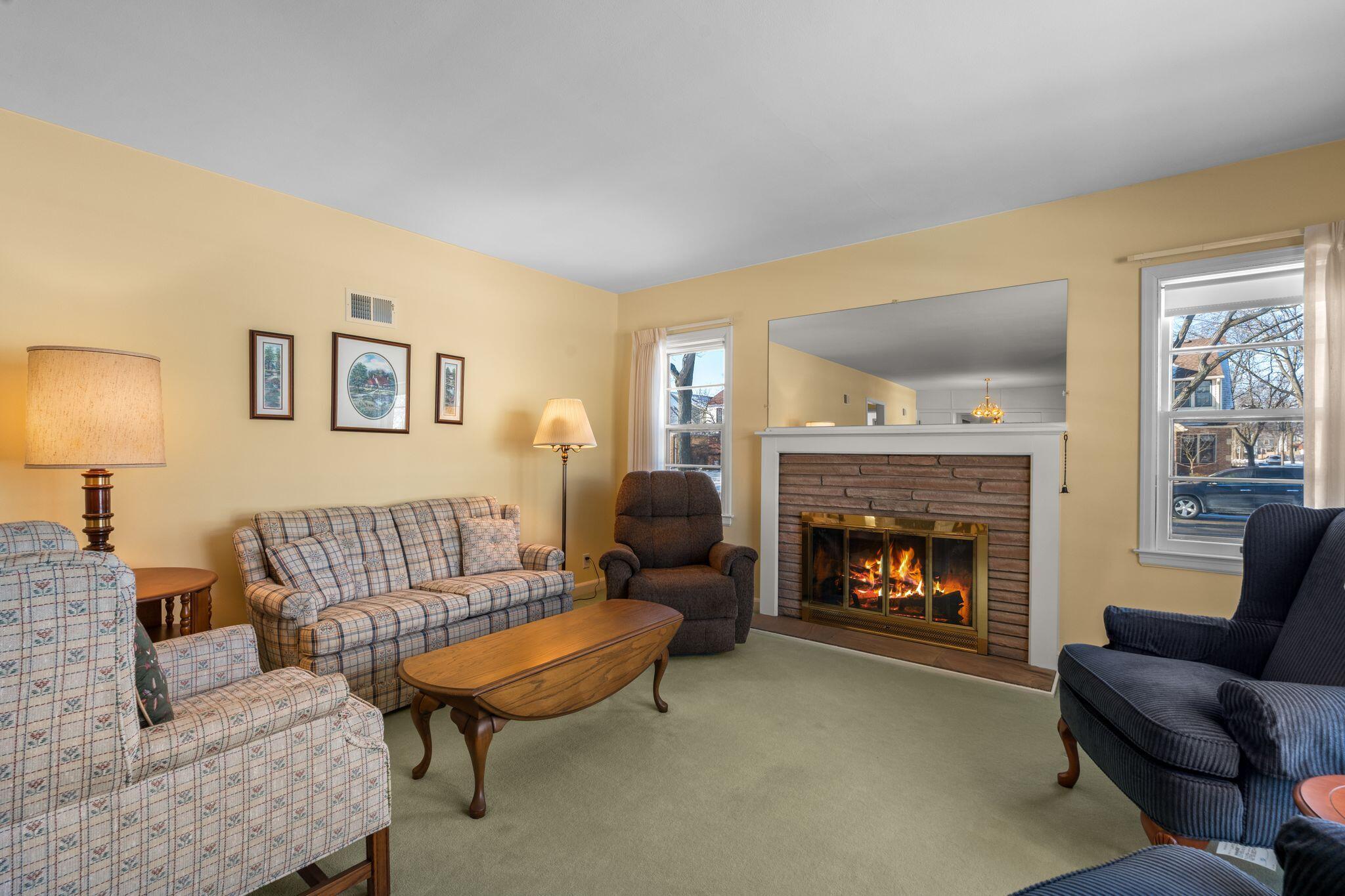 701 E Fairmount Ave