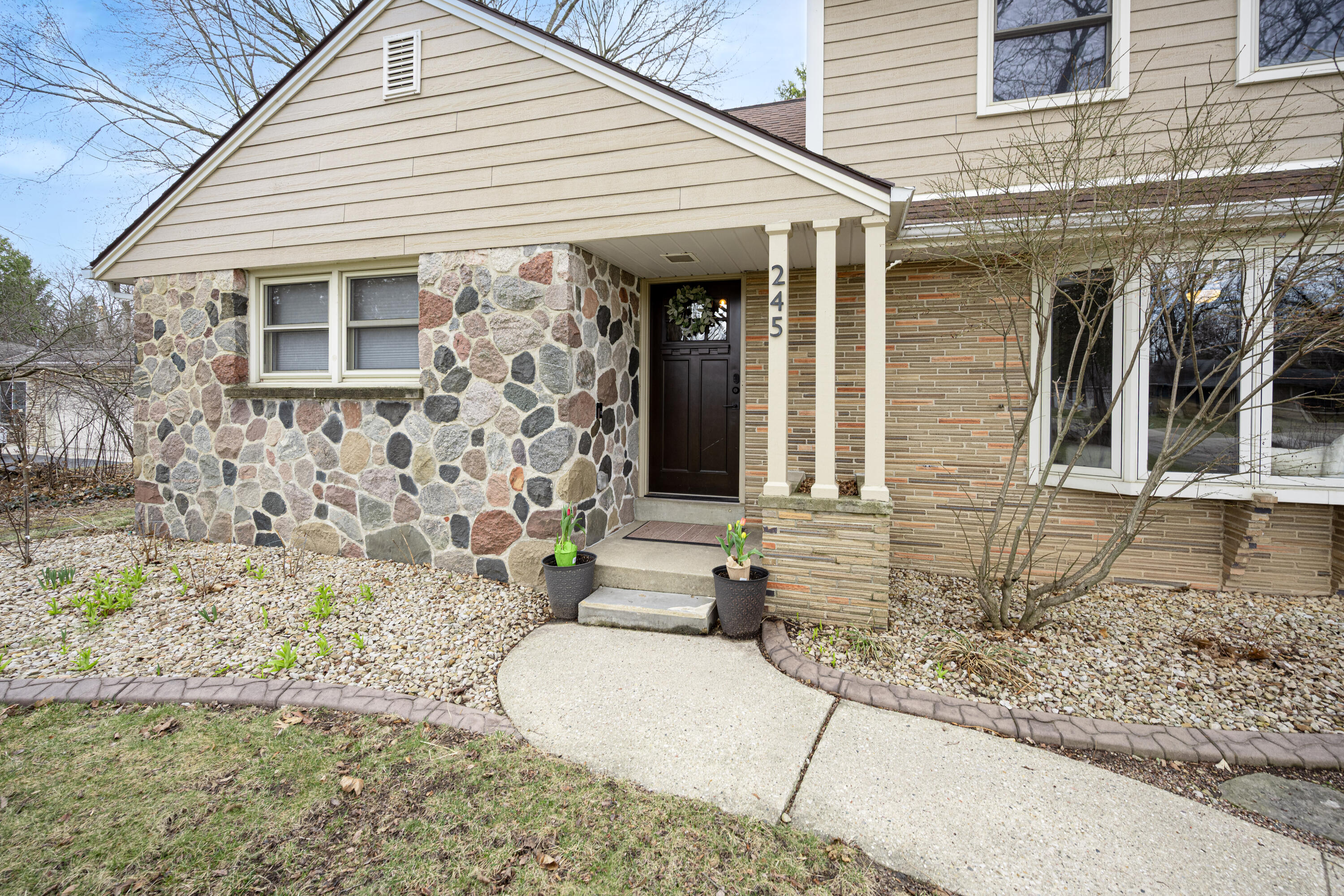 245 N Elmridge Ave