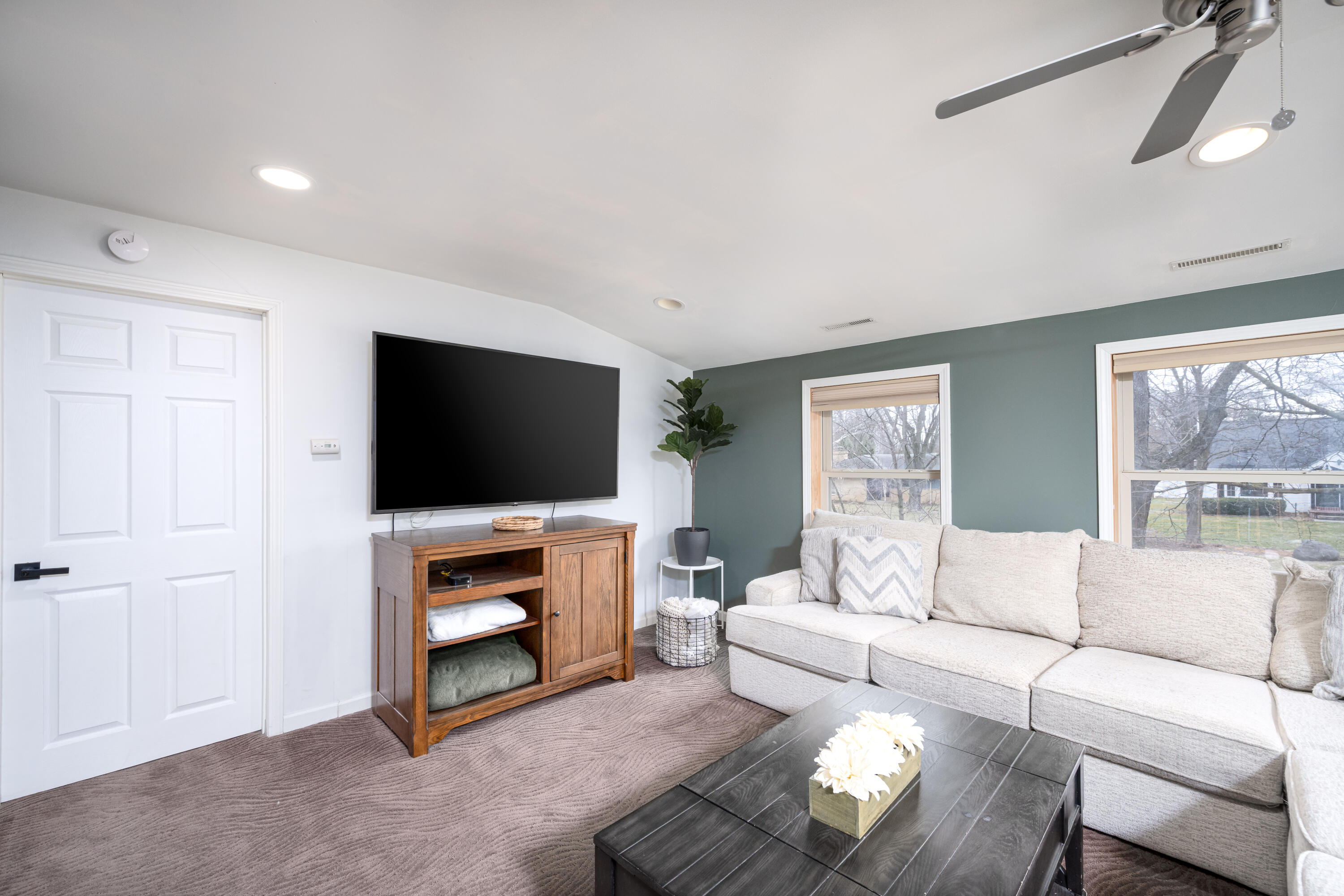 245 N Elmridge Ave