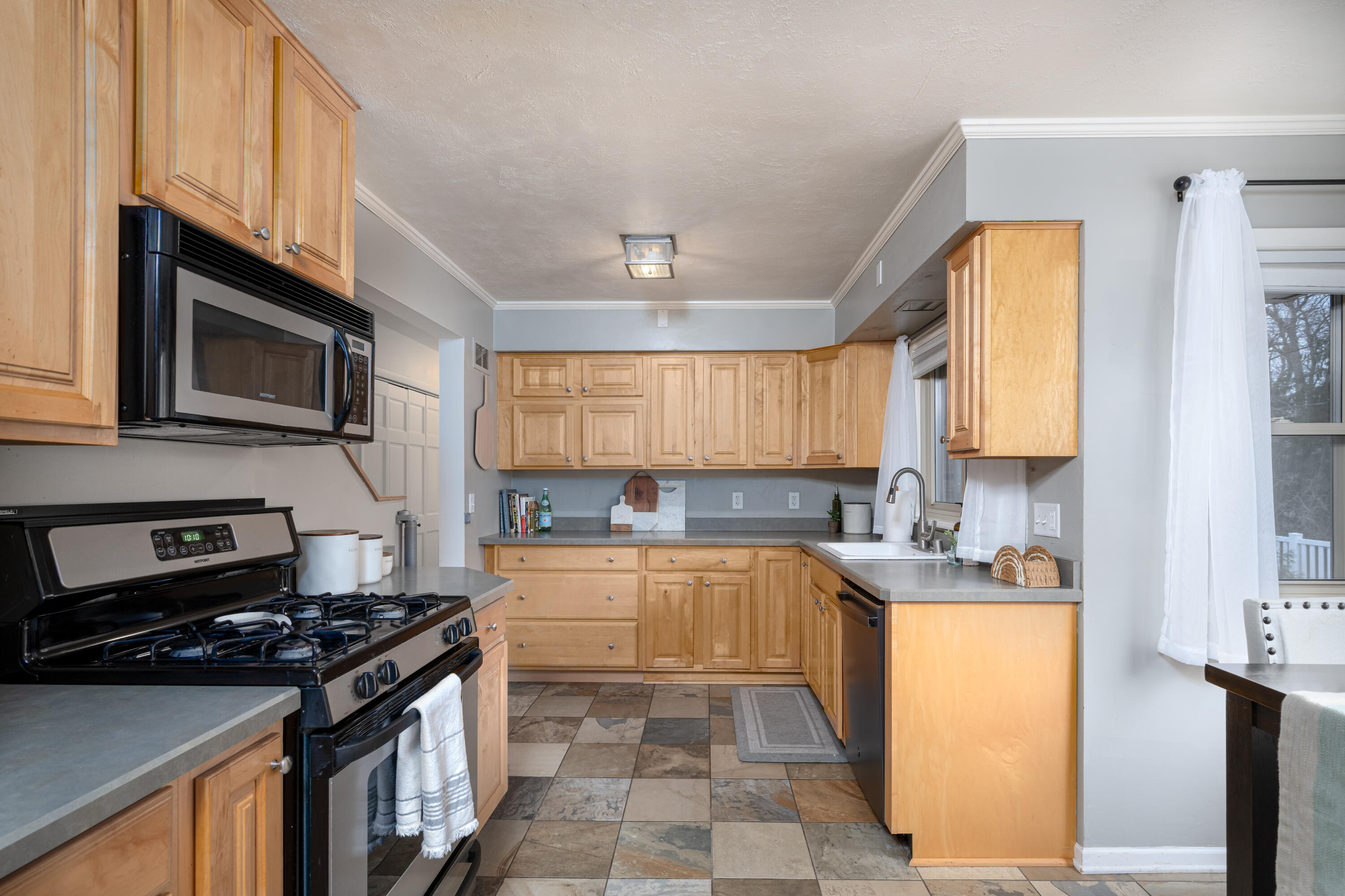 245 N Elmridge Ave