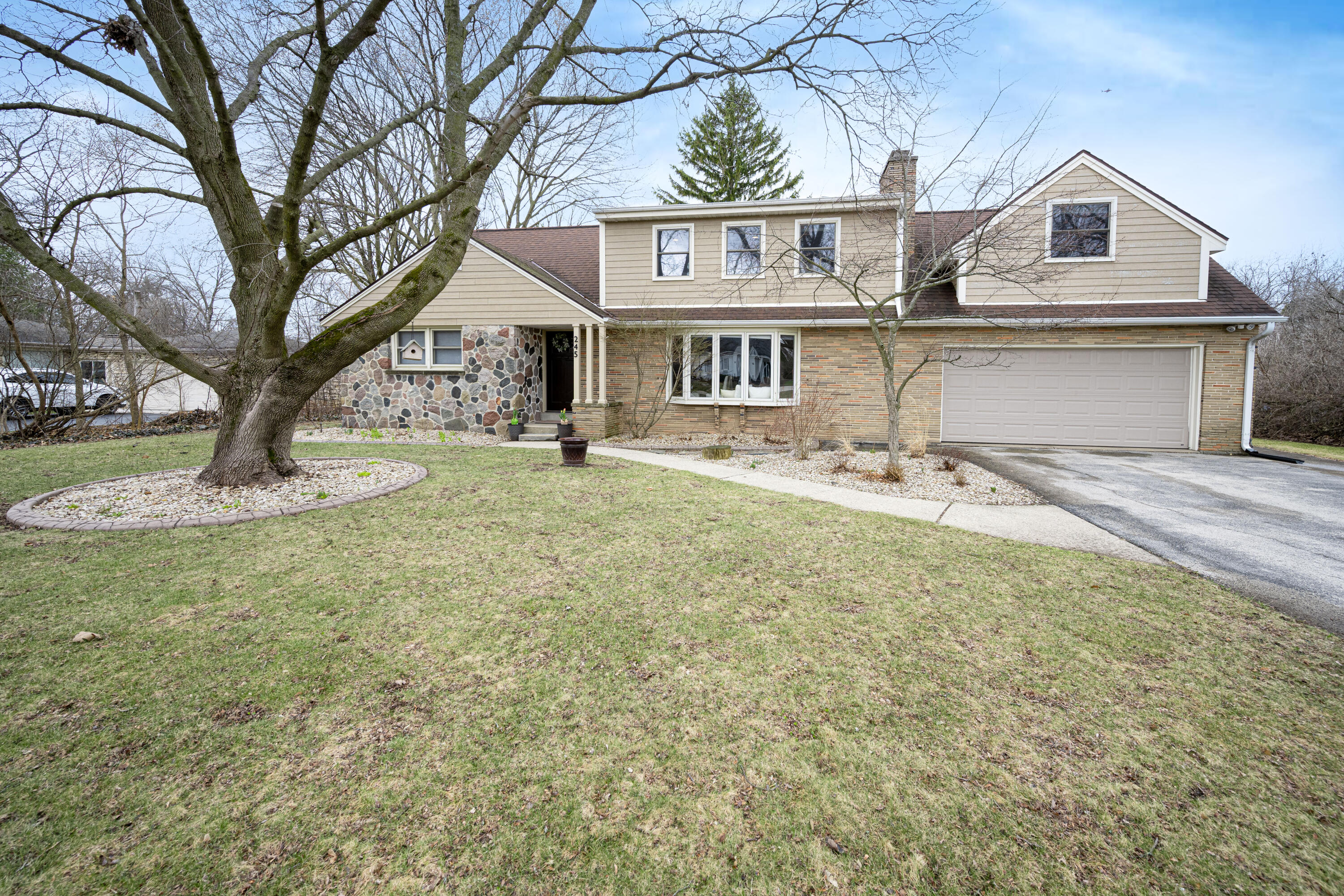 245 N Elmridge Ave