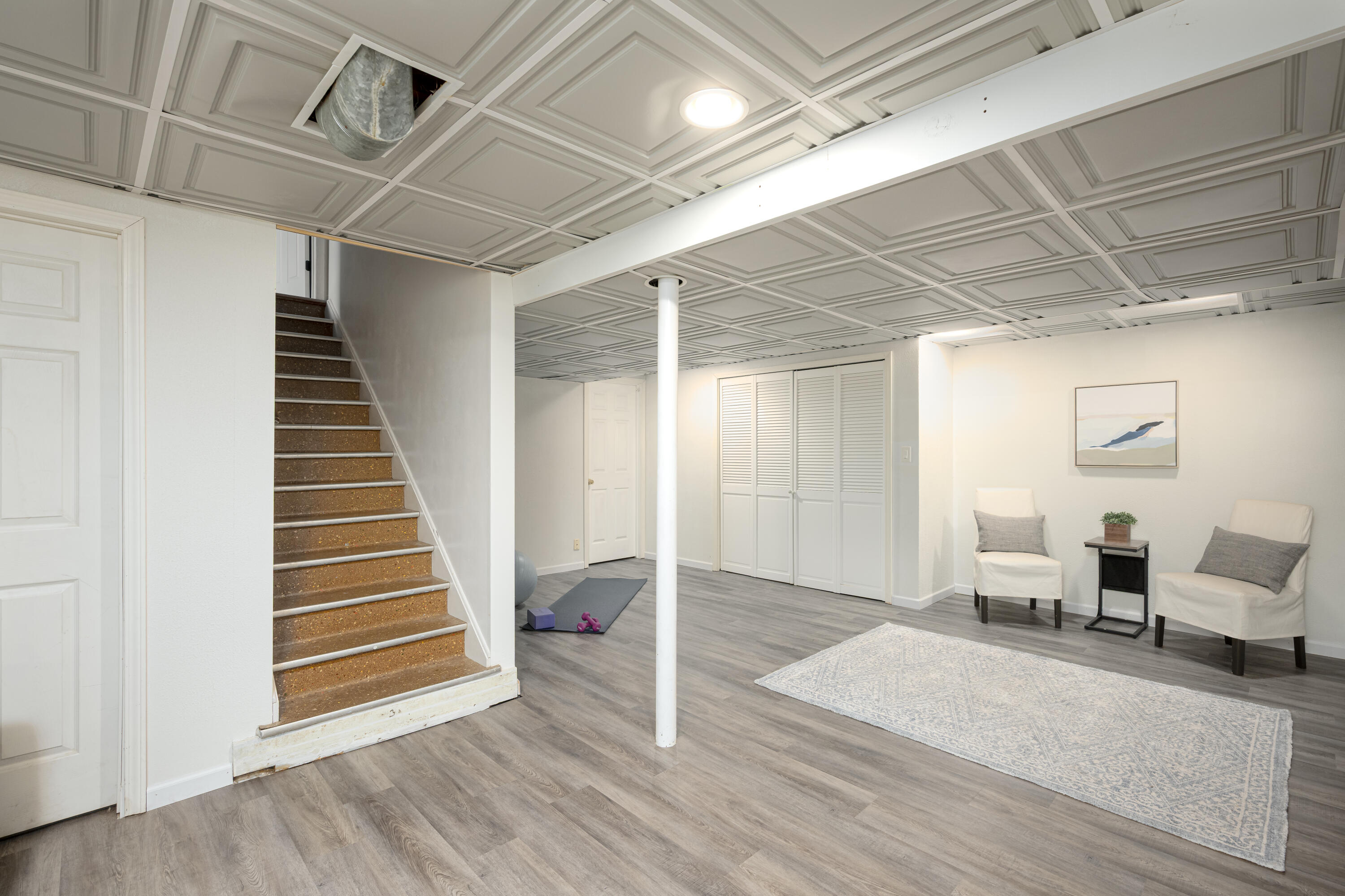 245 N Elmridge Ave