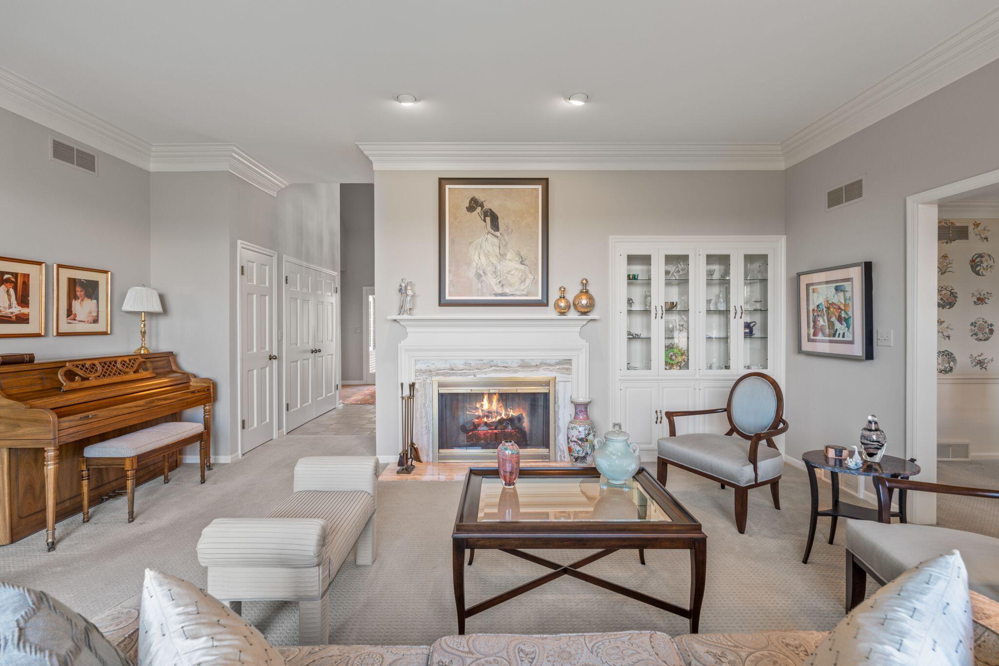 2611 W Lake Vista Ct