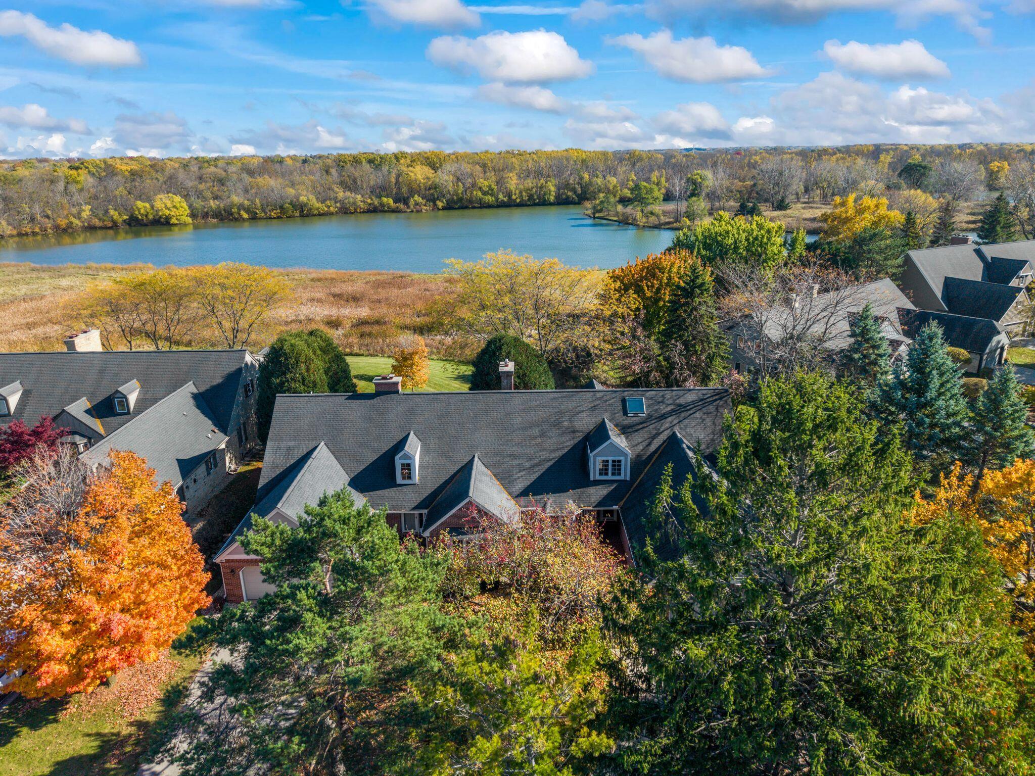 2611 W Lake Vista Ct