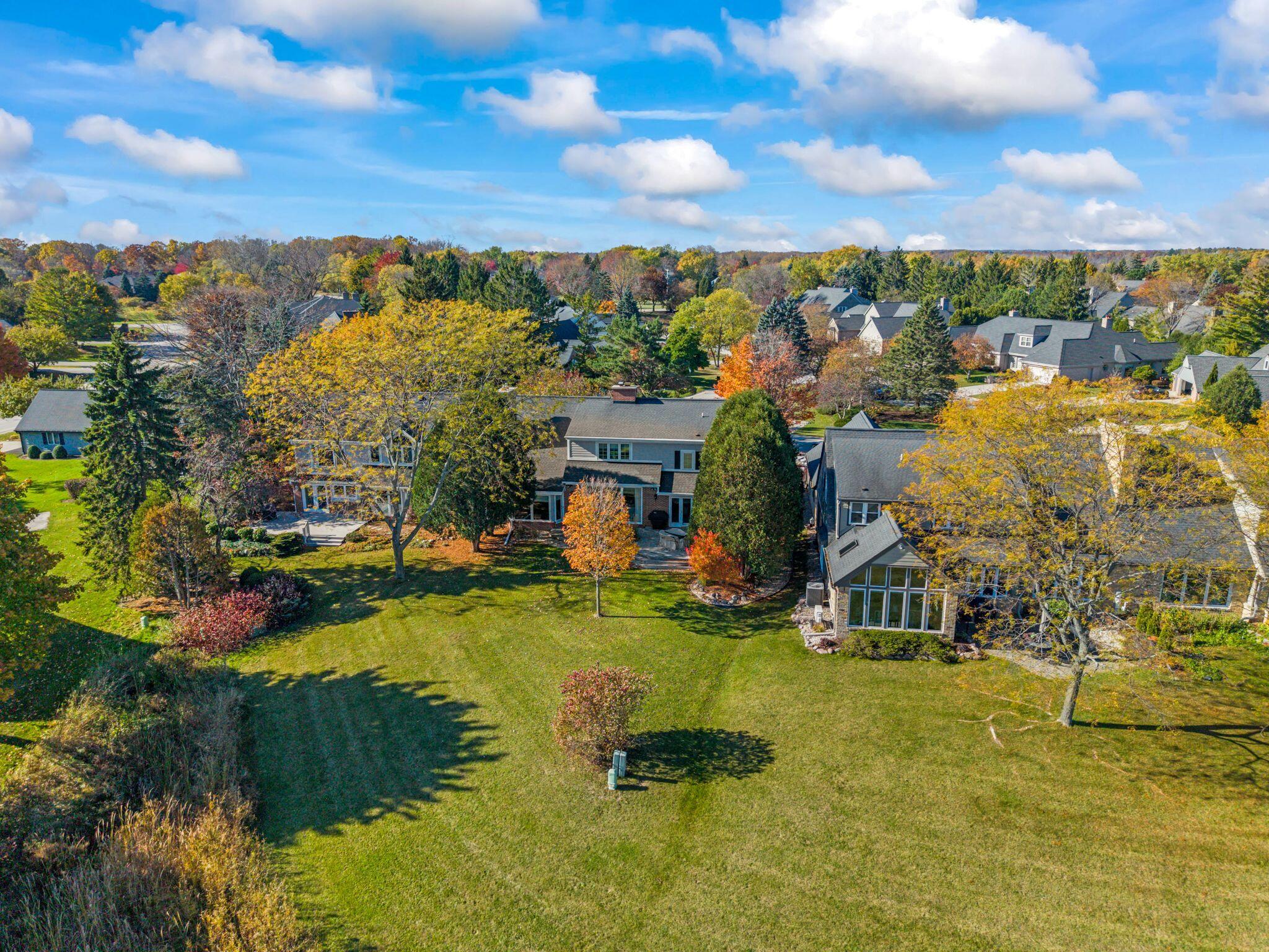 2611 W Lake Vista Ct