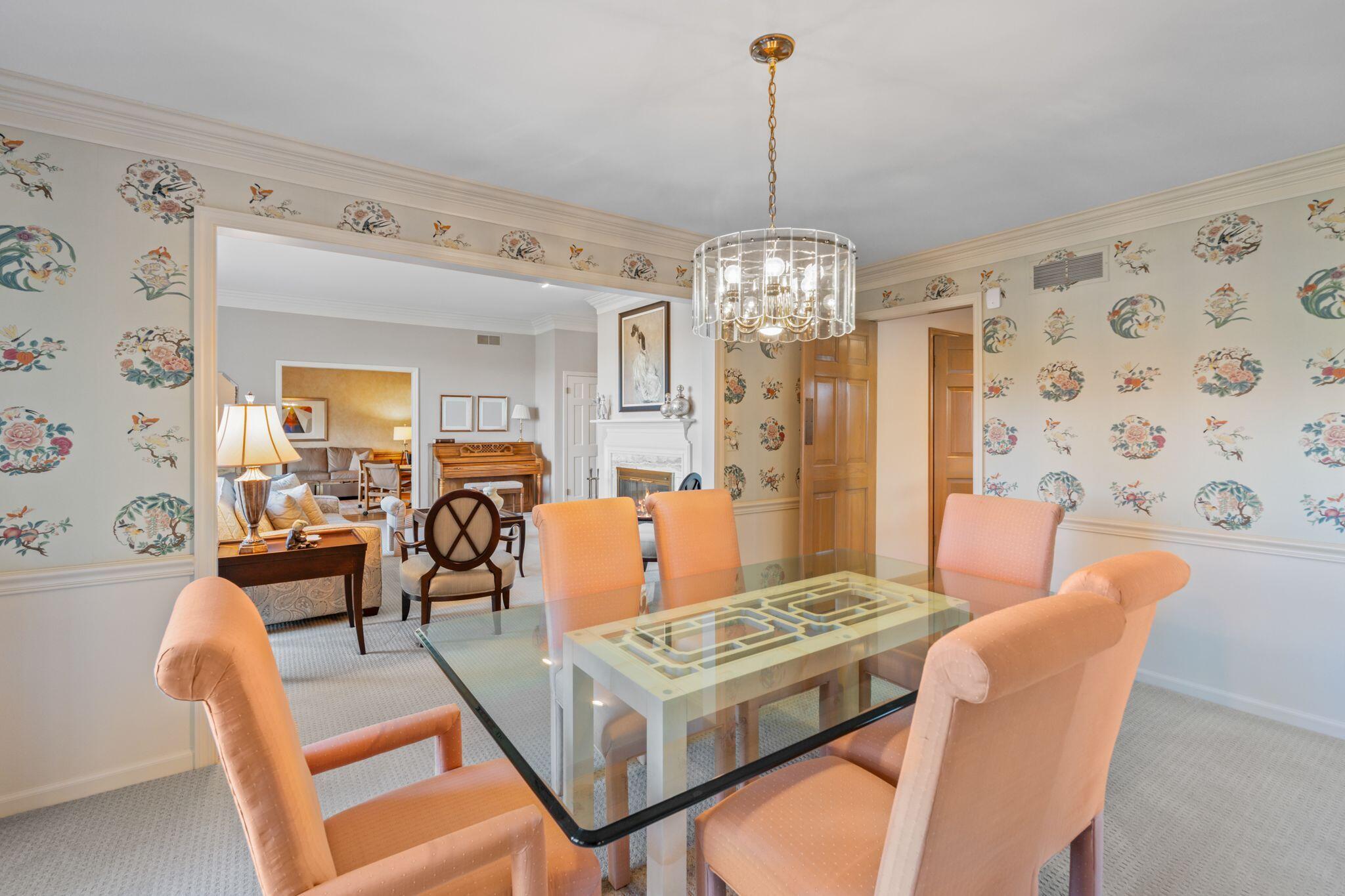 2611 W Lake Vista Ct