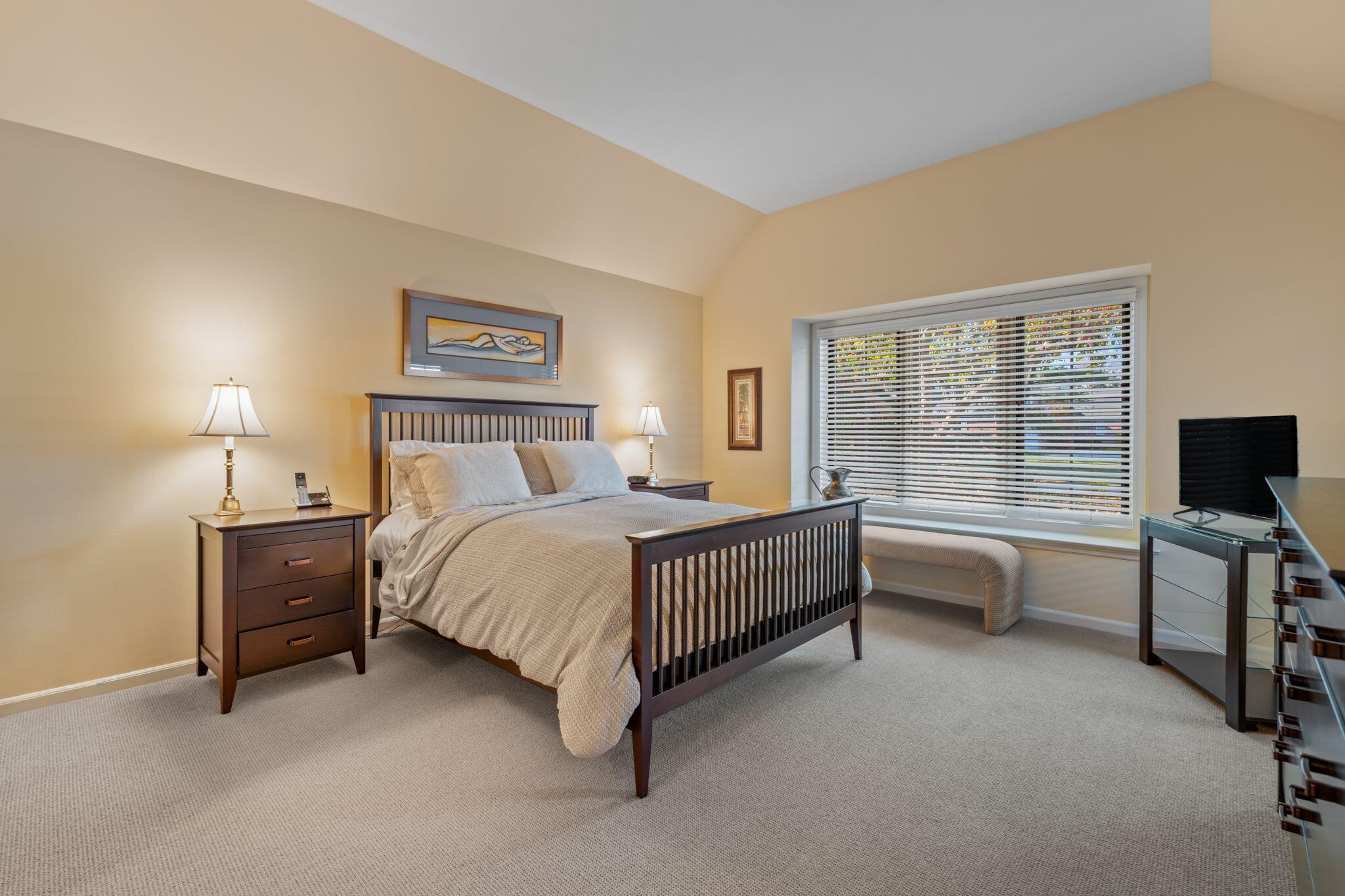 2611 W Lake Vista Ct