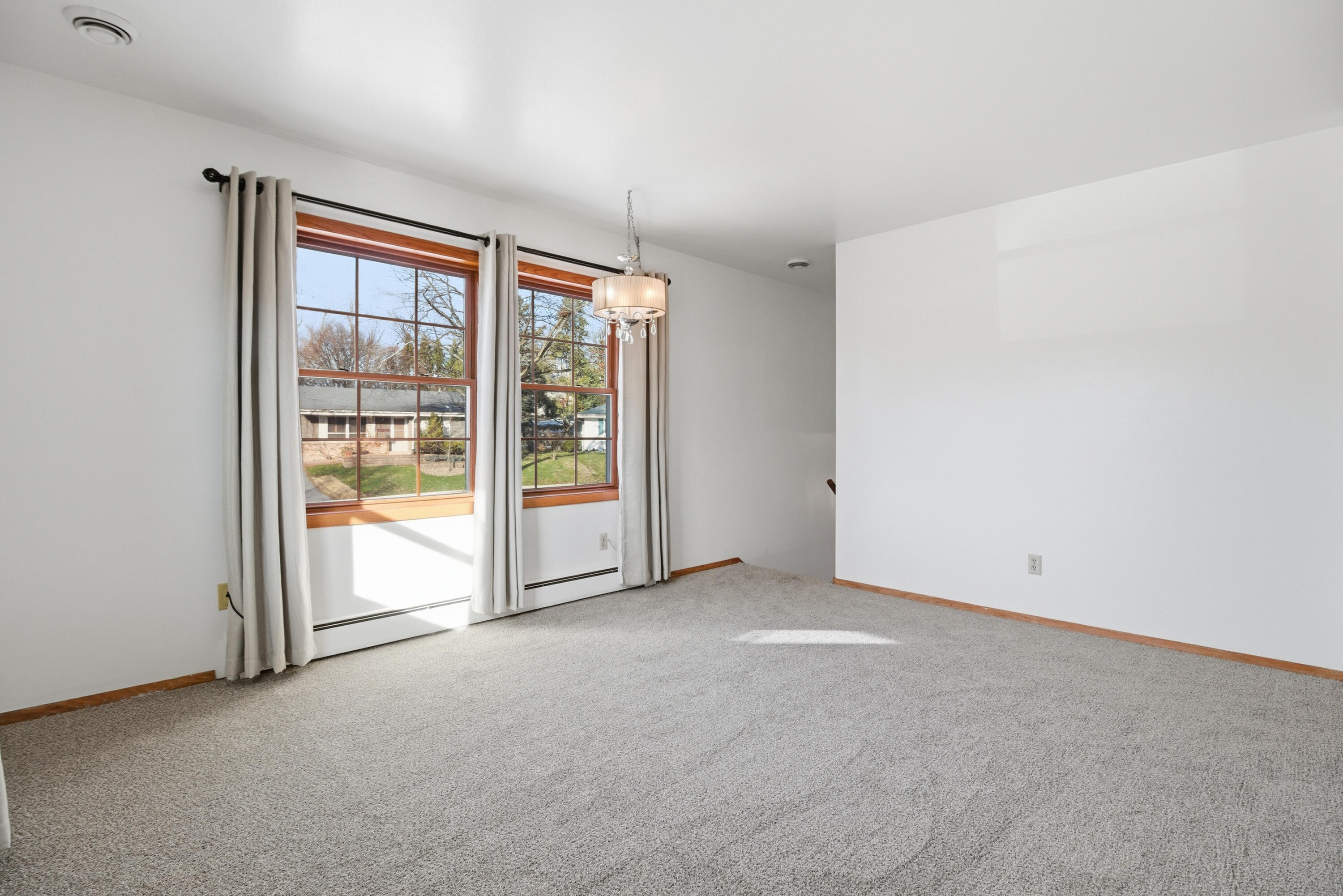1963 Cascade Dr