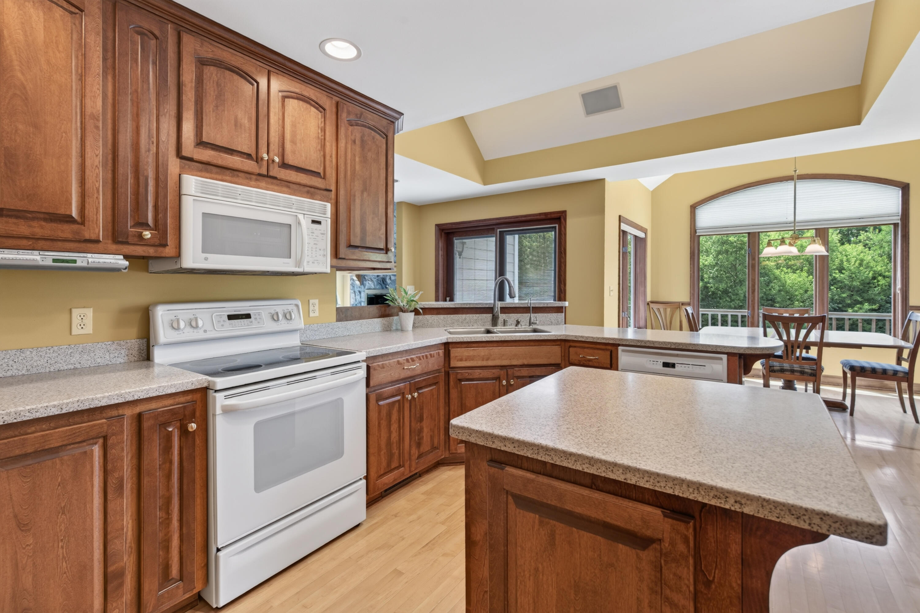 1475 Cedarton Pkwy