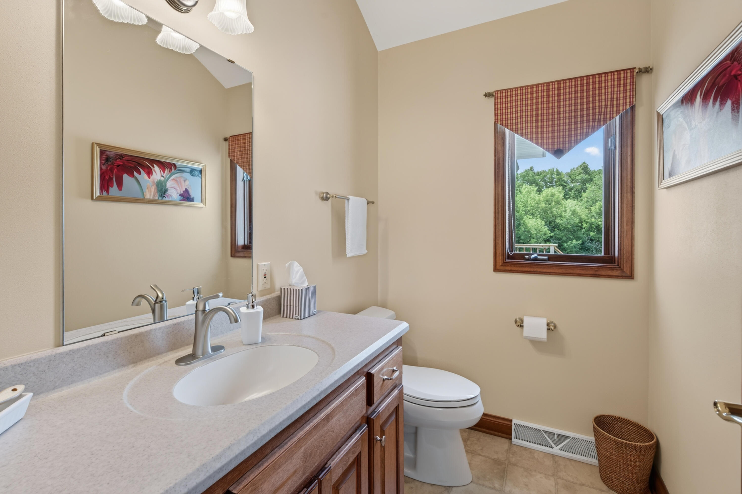 1475 Cedarton Pkwy