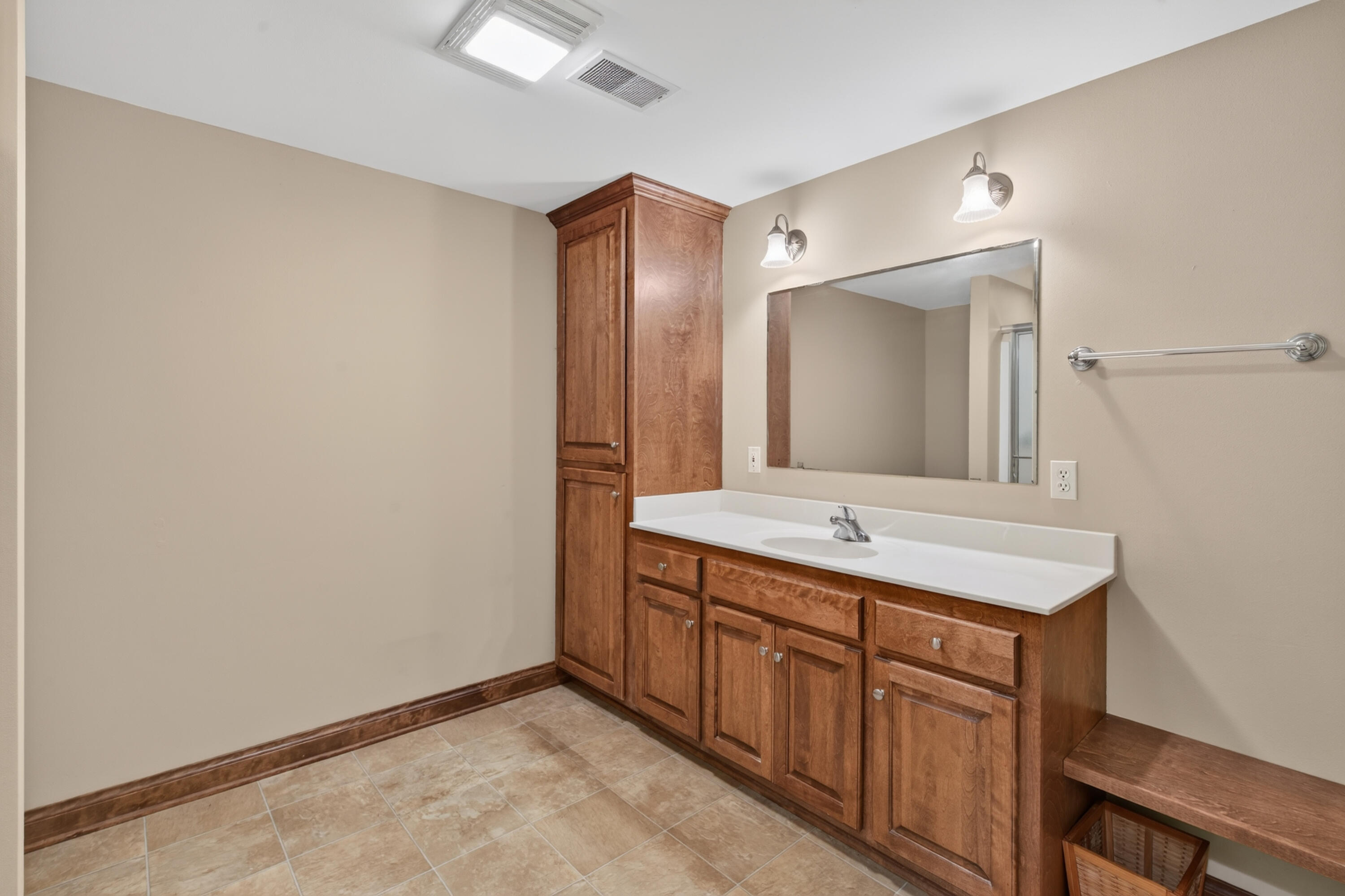 1475 Cedarton Pkwy