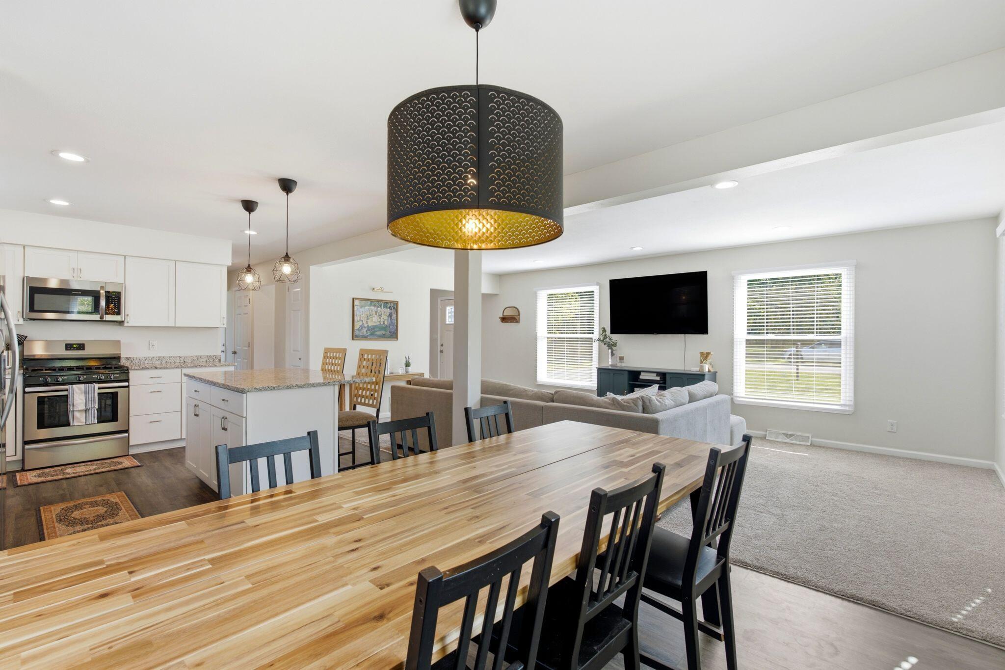 8057 N Cedarburg Rd