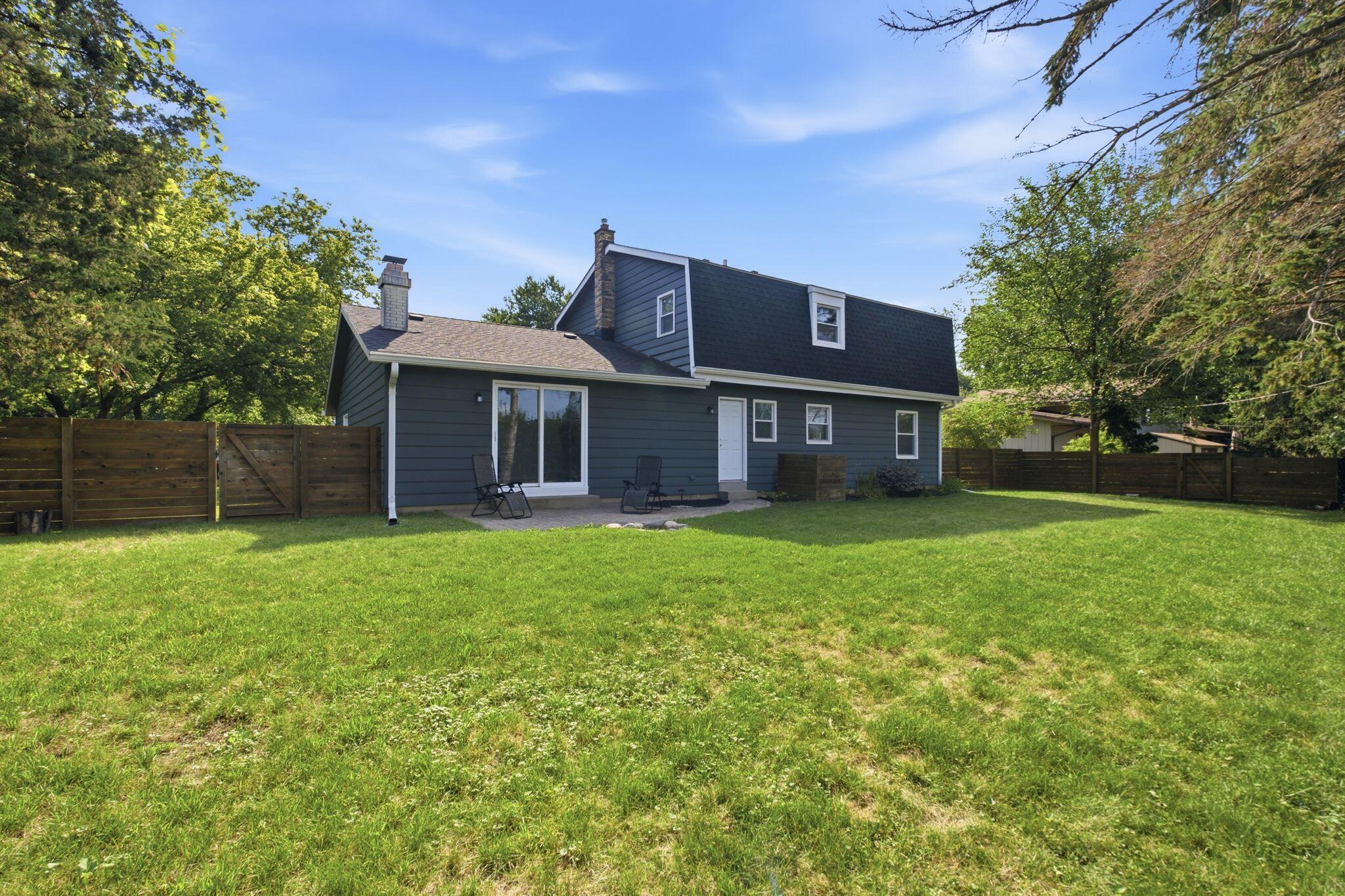 8057 N Cedarburg Rd