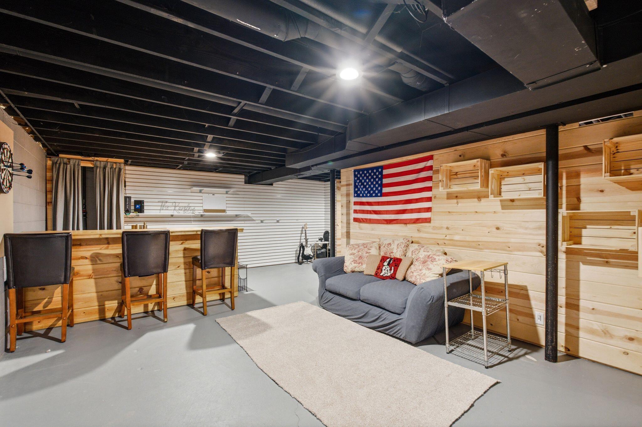 8057 N Cedarburg Rd