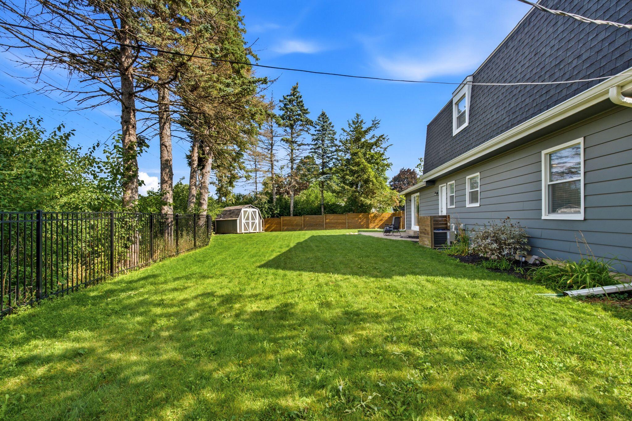 8057 N Cedarburg Rd