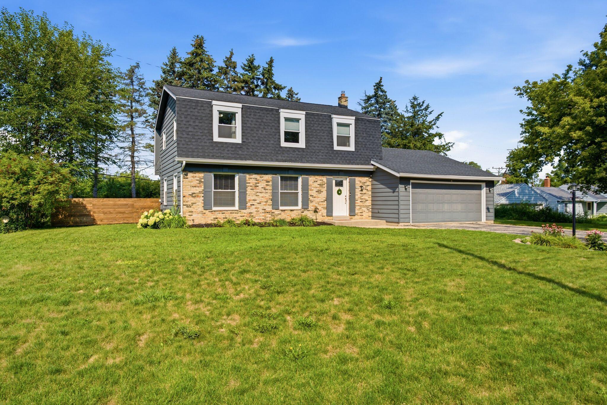 8057 N Cedarburg Rd