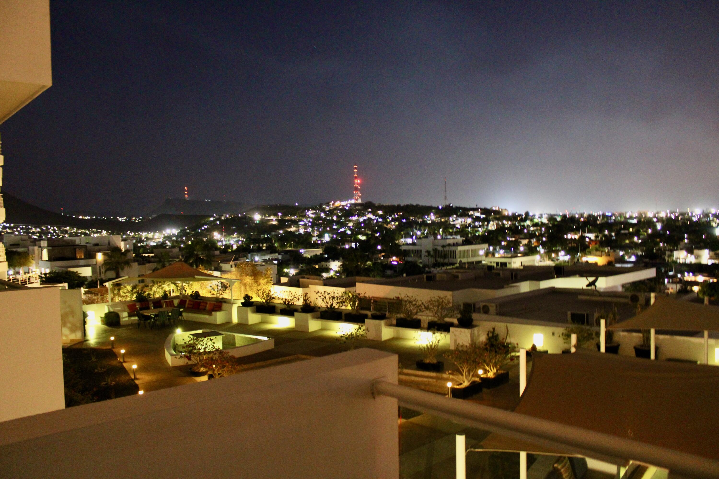 418 Monterrey, Sunset View