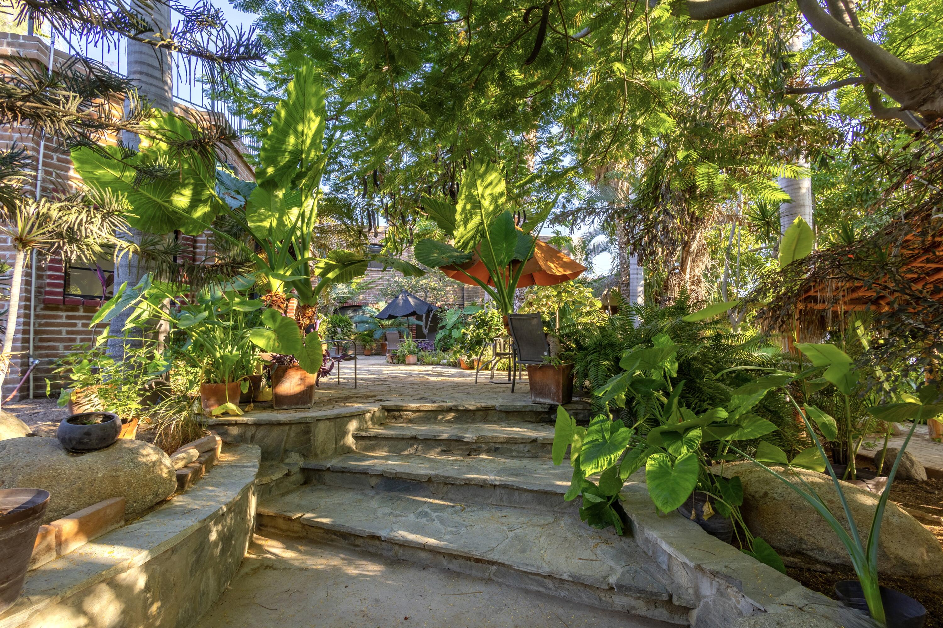 18 Paradise Place and Gardens