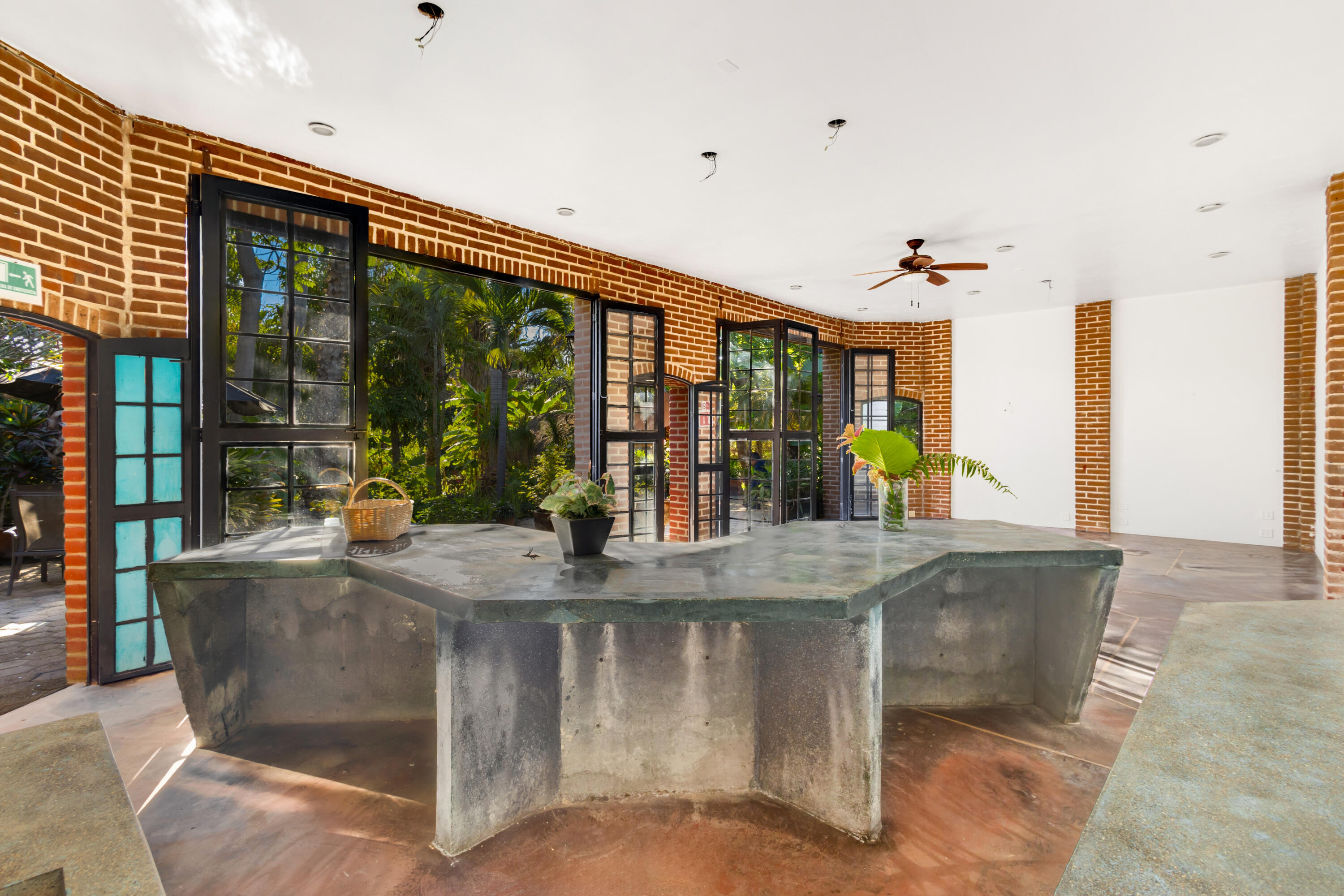 18 Paradise Place and Gardens