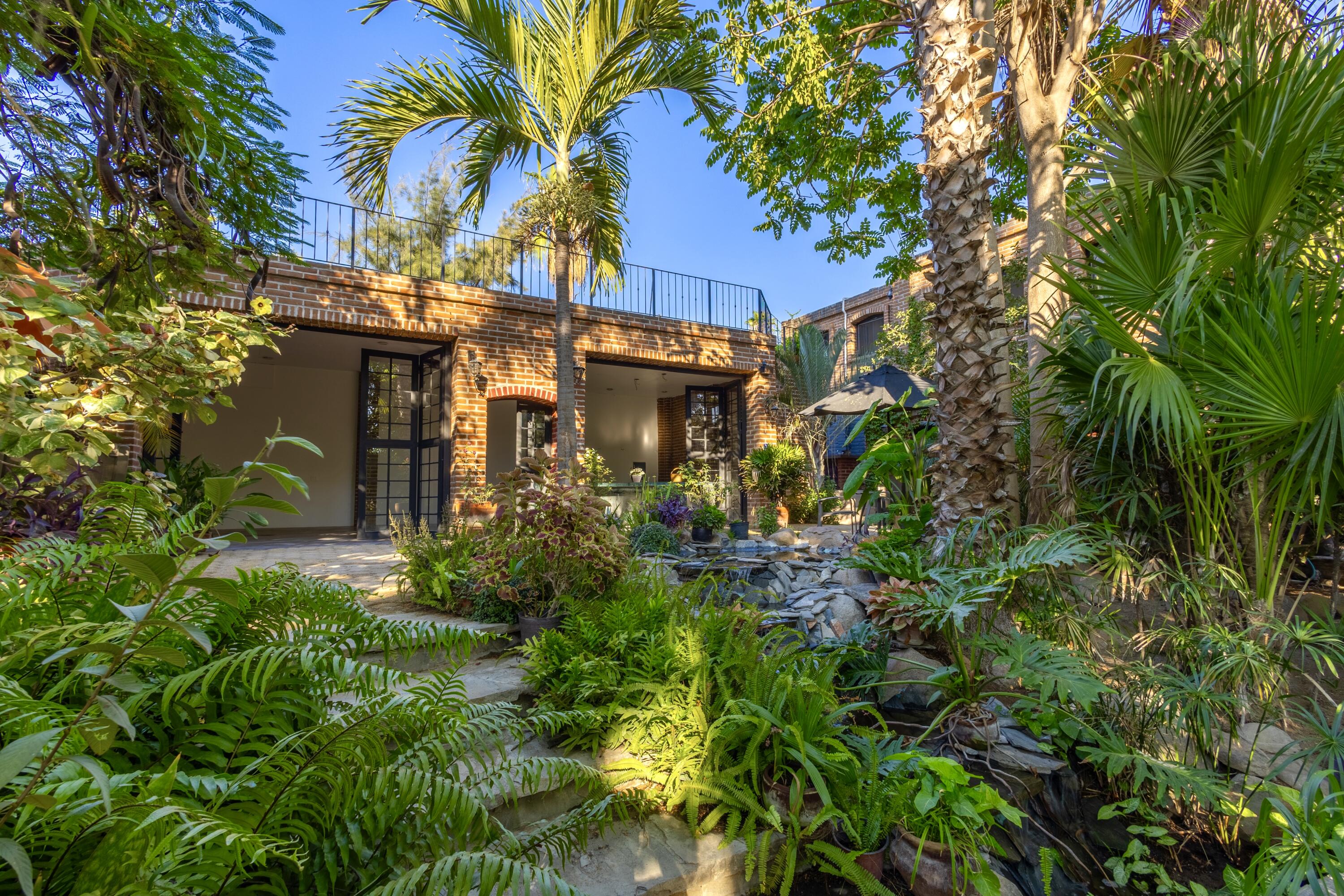 18 Paradise Place and Gardens