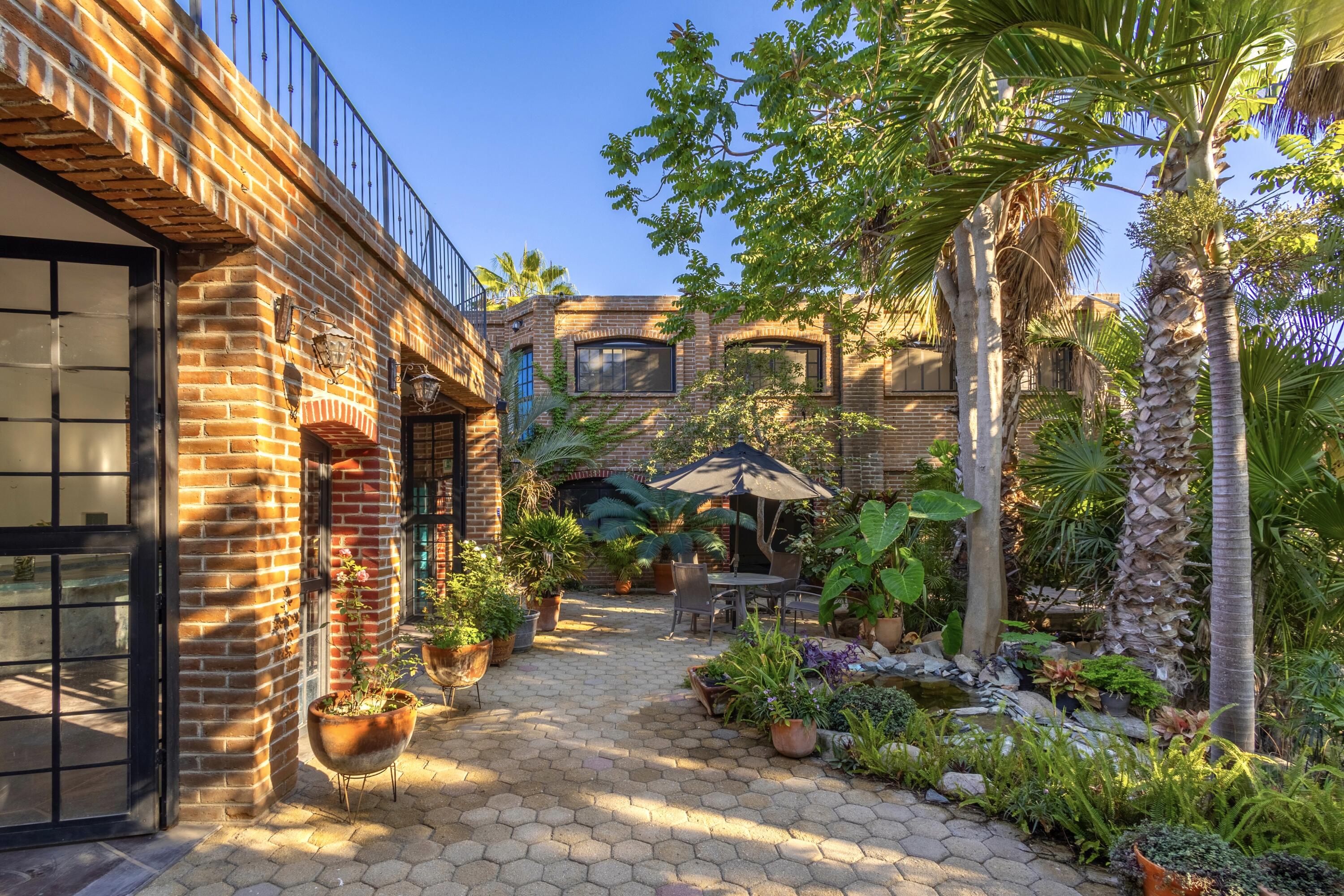 18 Paradise Place and Gardens