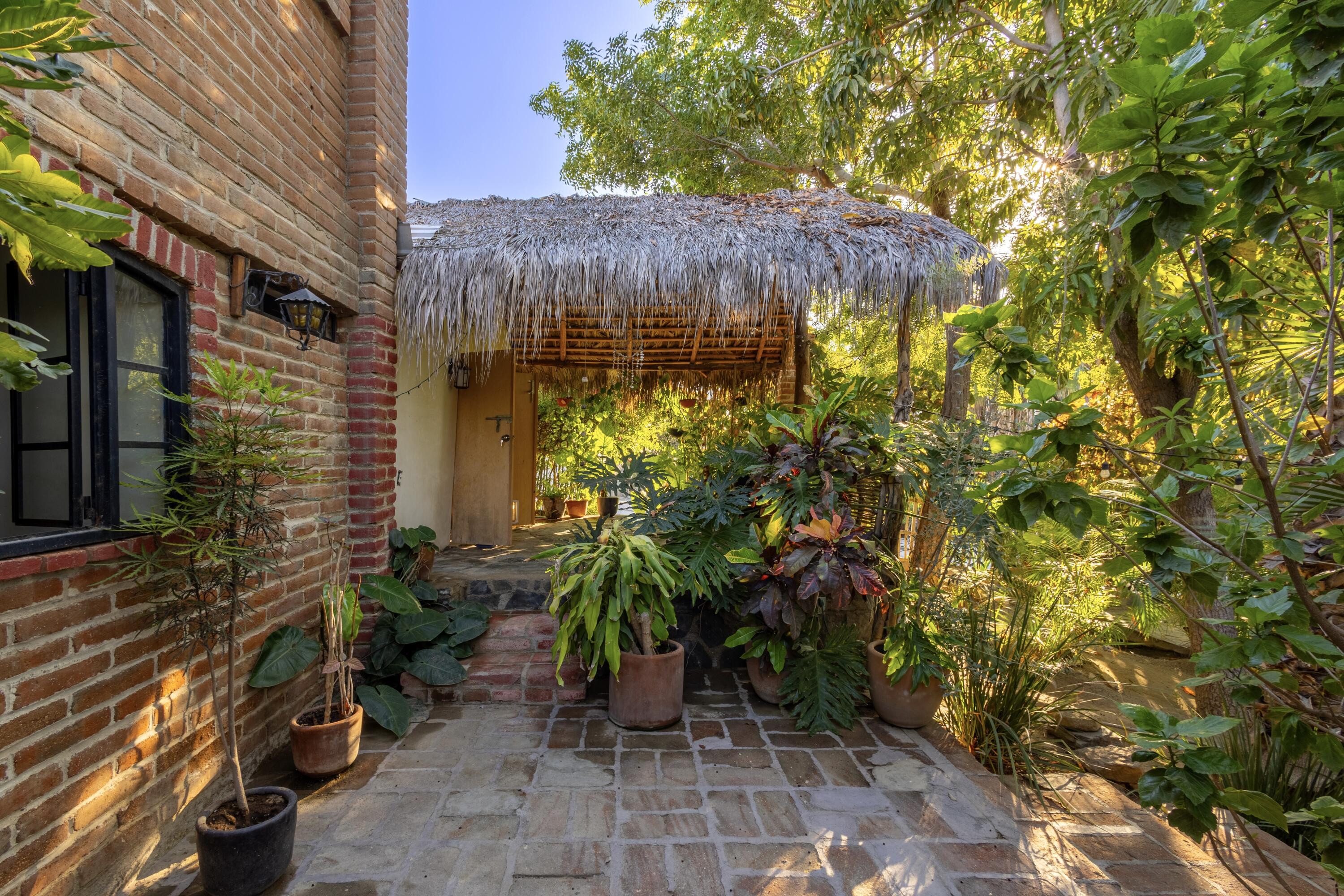 18 Paradise Place and Gardens
